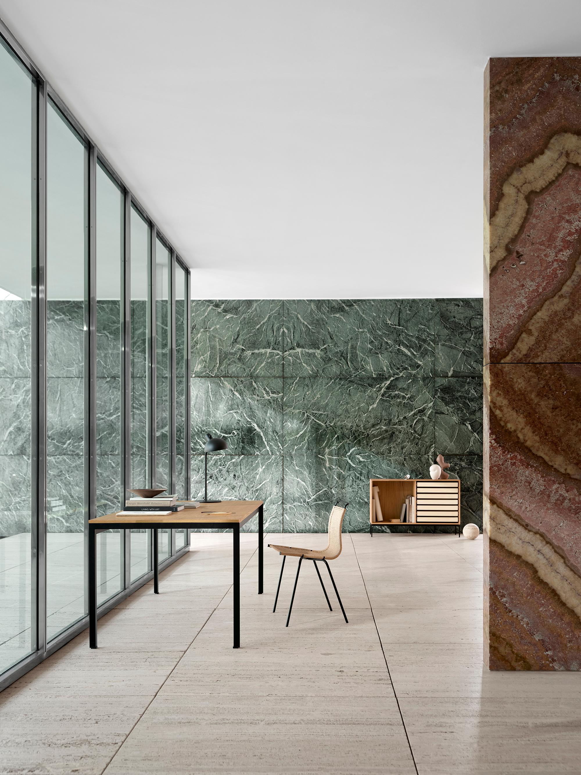 Scrivania per studenti con cassetto in nero di Poul Kjærholm per Carl Hansen & Son in vendita 1