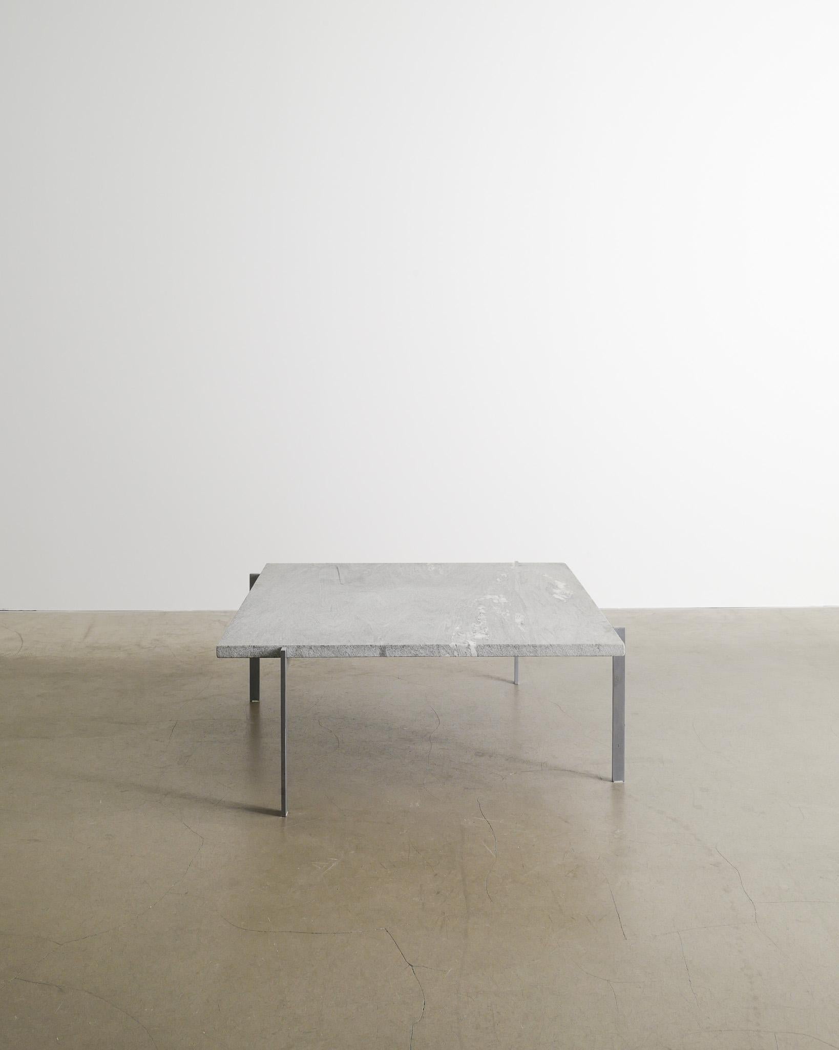 Rare table basse danoise du milieu du siècle, modèle 