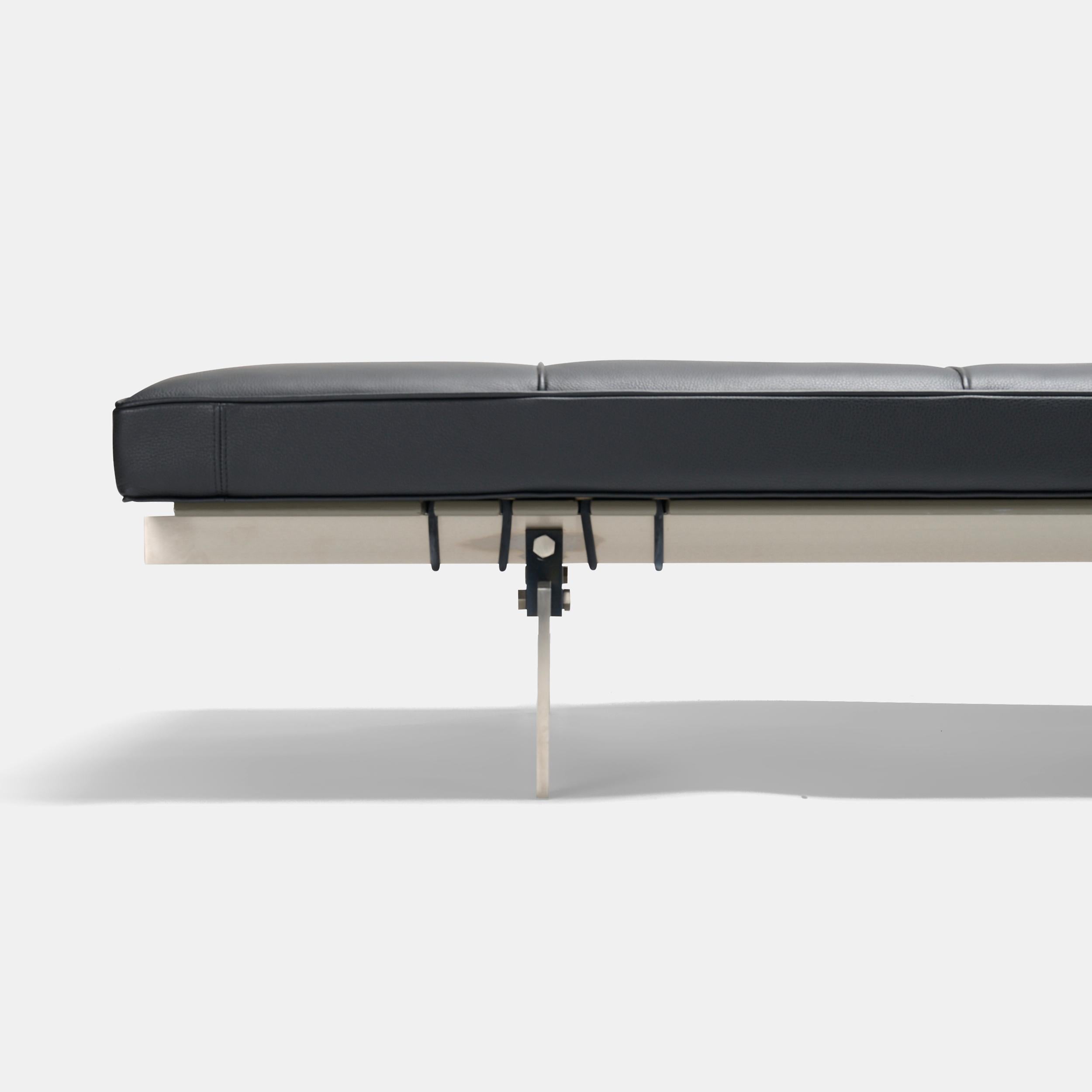 XXI secolo e contemporaneo Poul Kjaerholm PK80 daybed in pelle nera per Fritz Hansen Danimarca in vendita