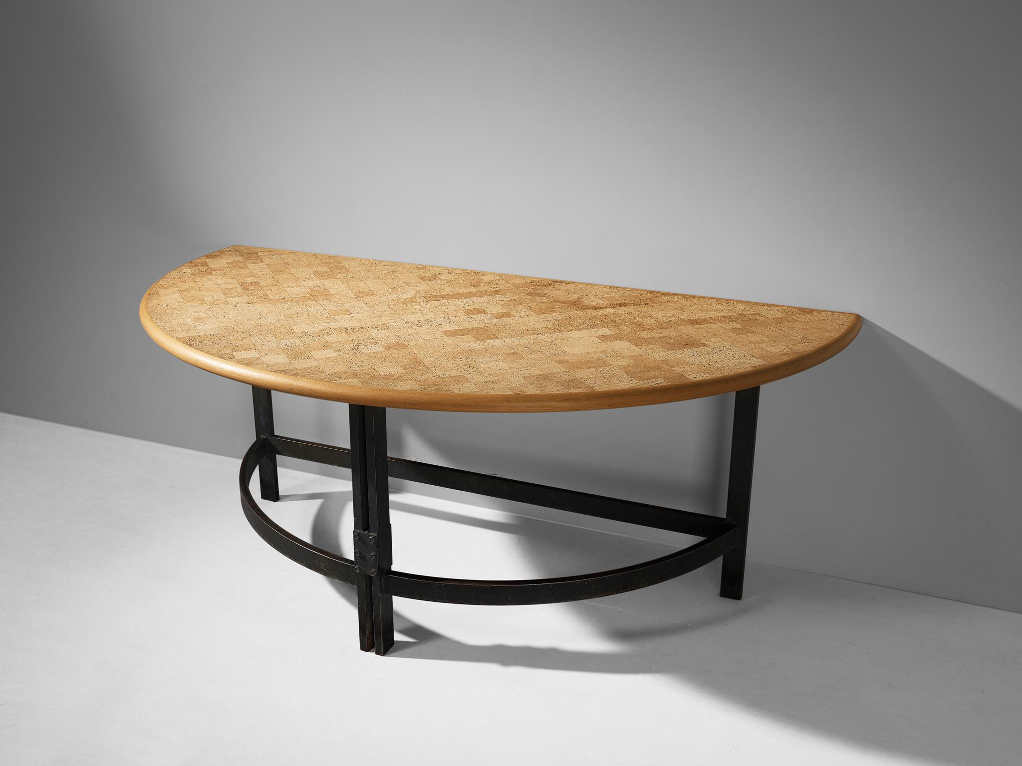 Scandinave moderne Poul Kjærholm Table semi-circulaire en acier, liège et hêtre  en vente