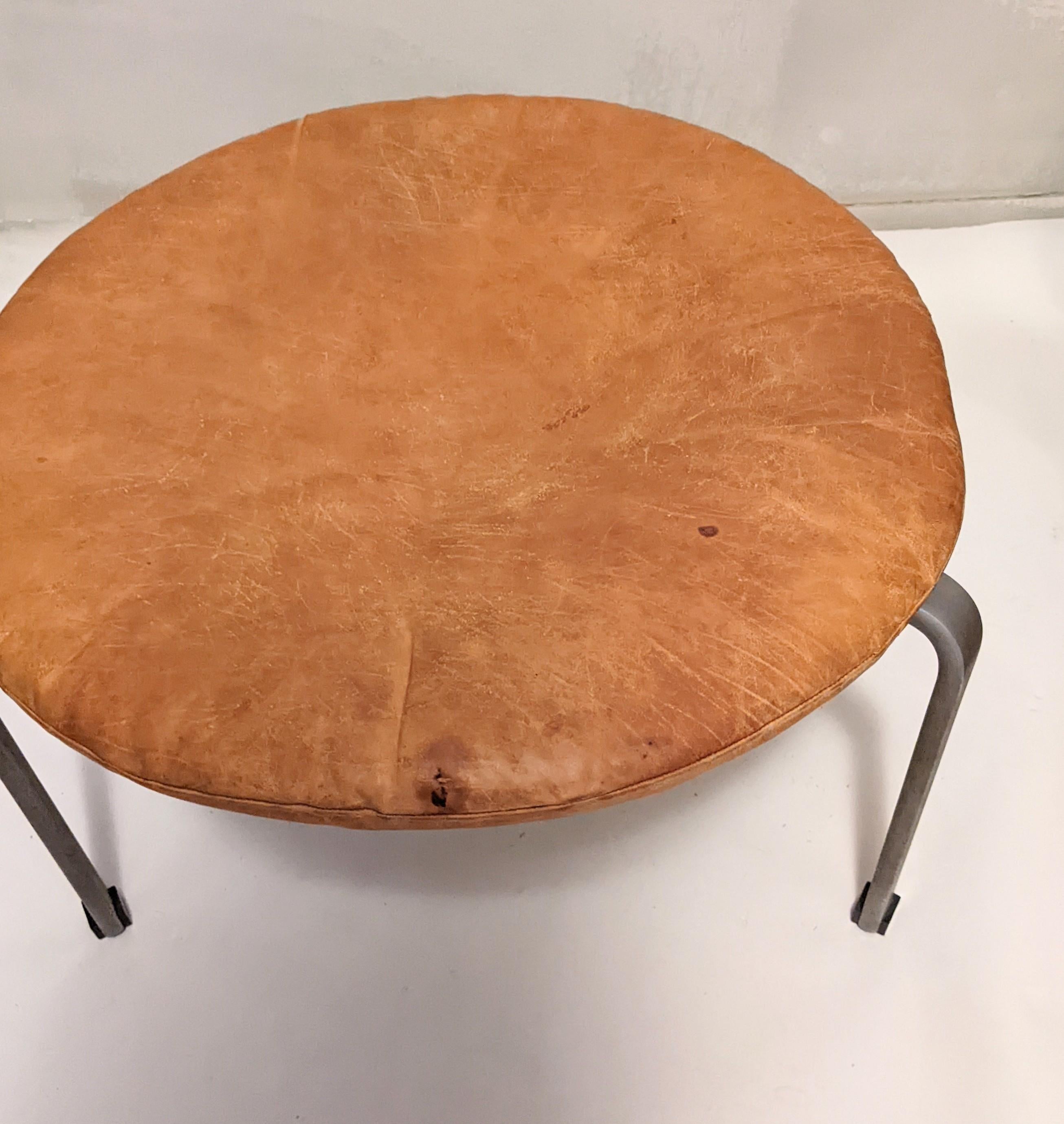 Poul Kjærholm Stool Pk-33 by E. Kold Christensen, Denmark In Good Condition For Sale In Riverdale, NY