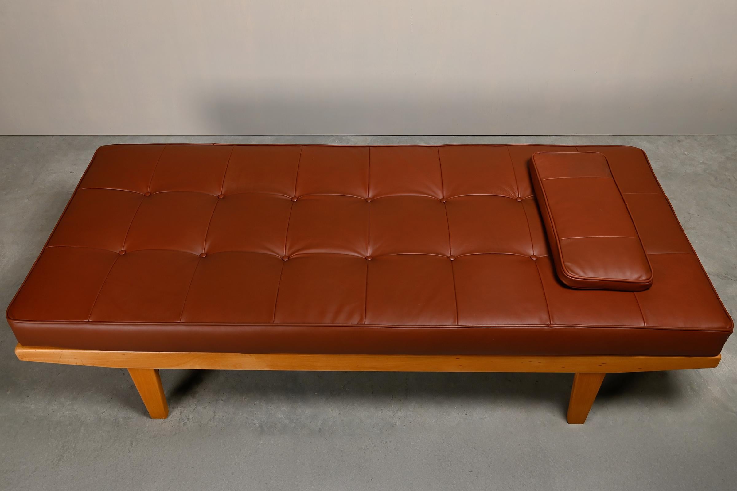 Mid-20th Century Poul M. Volther Daybed in Beech wood and Leather for FDB Møbler, Denmark 1960s