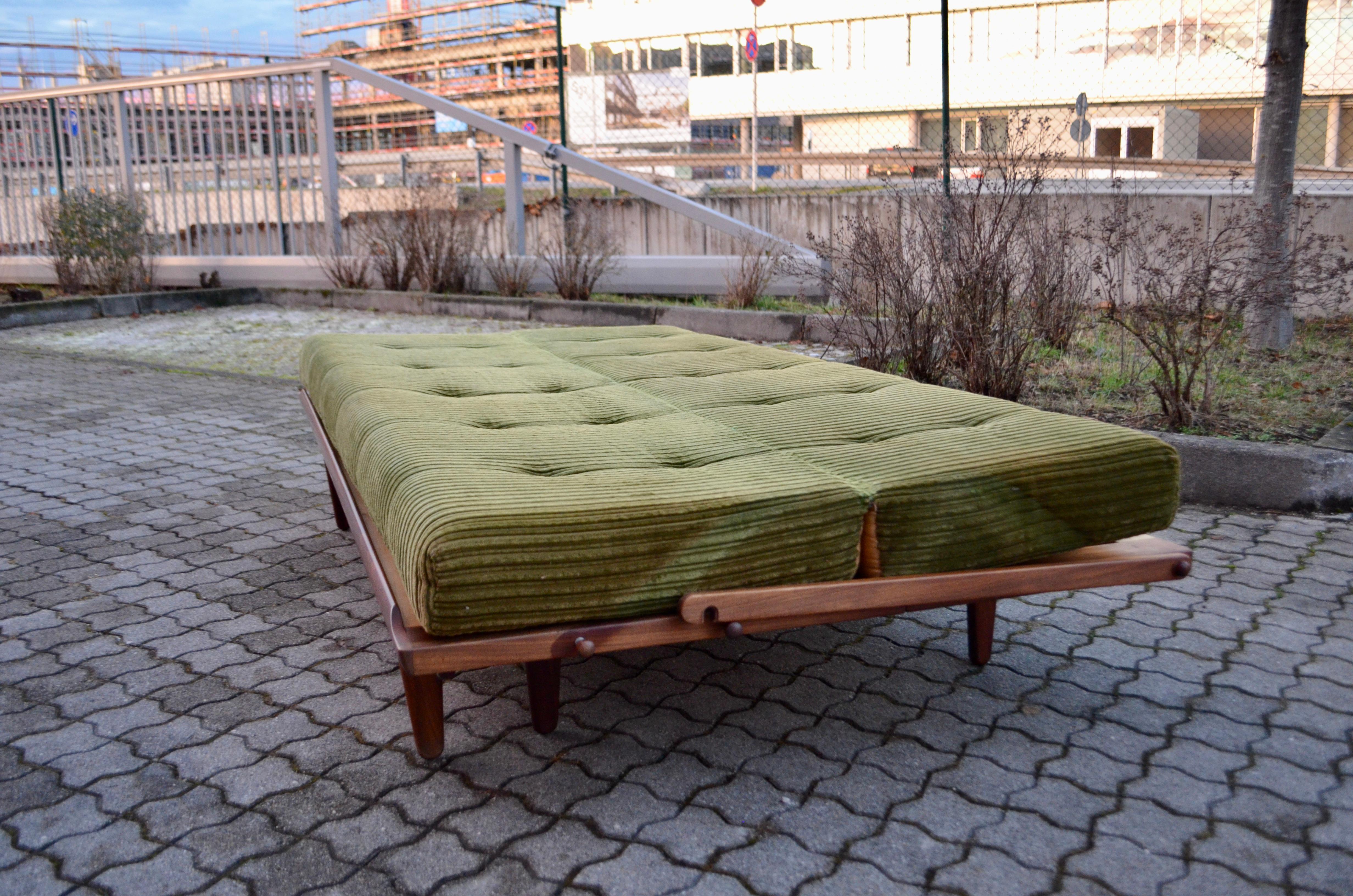 Poul M Volther Daybed Sofa Model 981 DIVA by Frem Røjle, Teak 60ties green cord For Sale 4