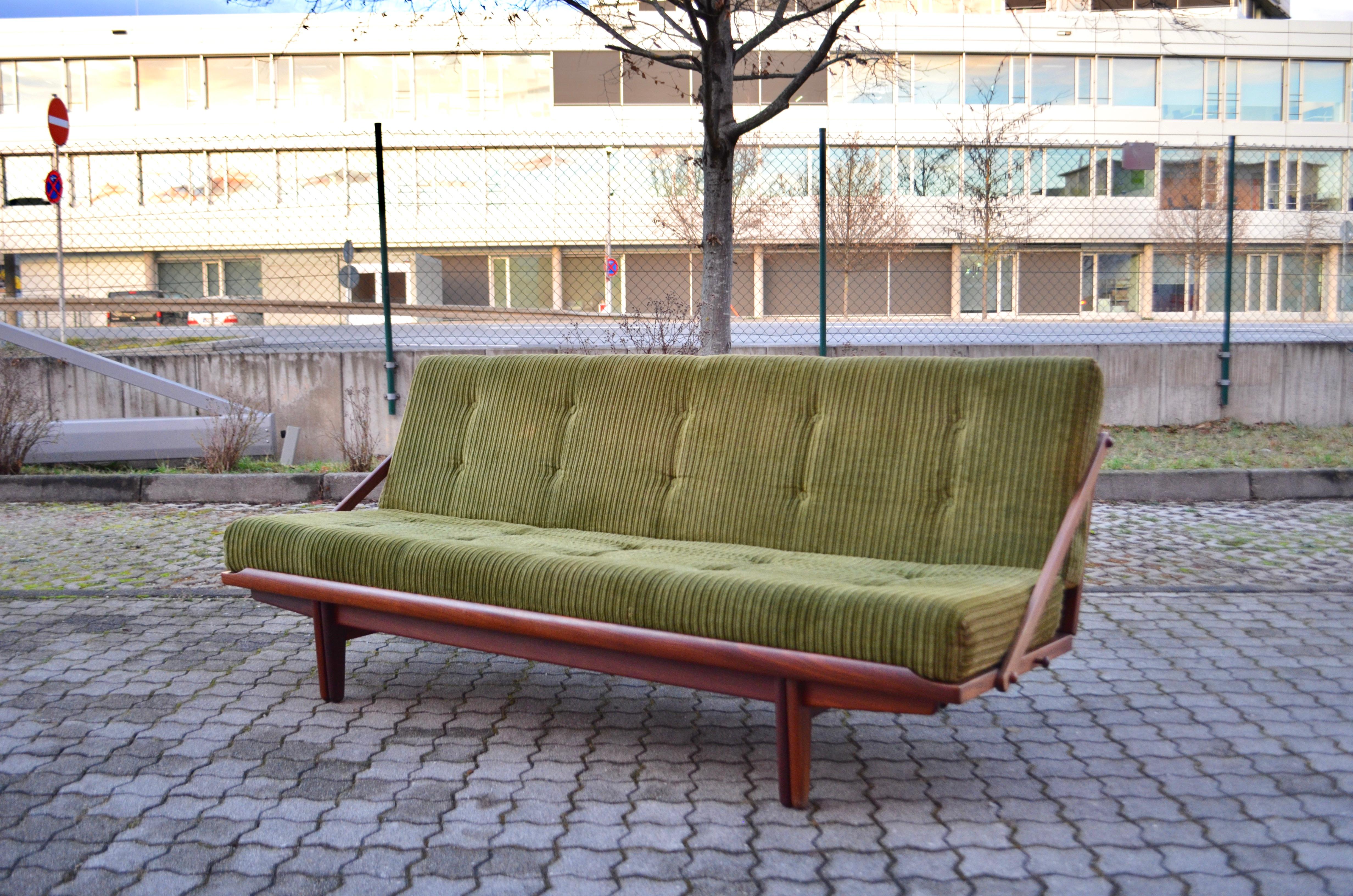 Poul M Volther Daybed Sofa Modell 981 DIVA von Frem Røjle, Teak 60ties grüner Cord (Skandinavische Moderne) im Angebot