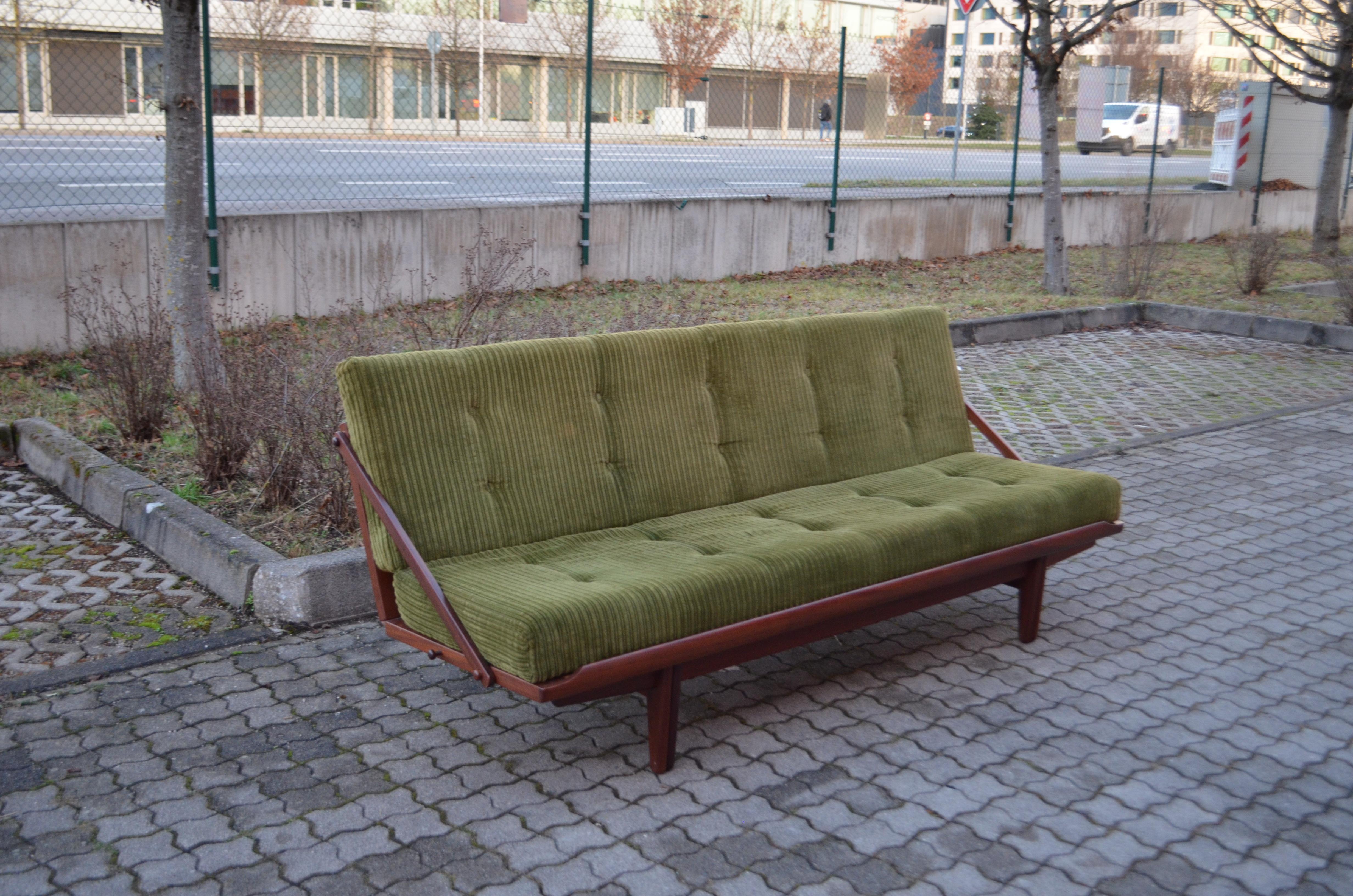 Oiled Poul M Volther Daybed Sofa Model 981 DIVA by Frem Røjle, Teak 60ties green cord For Sale