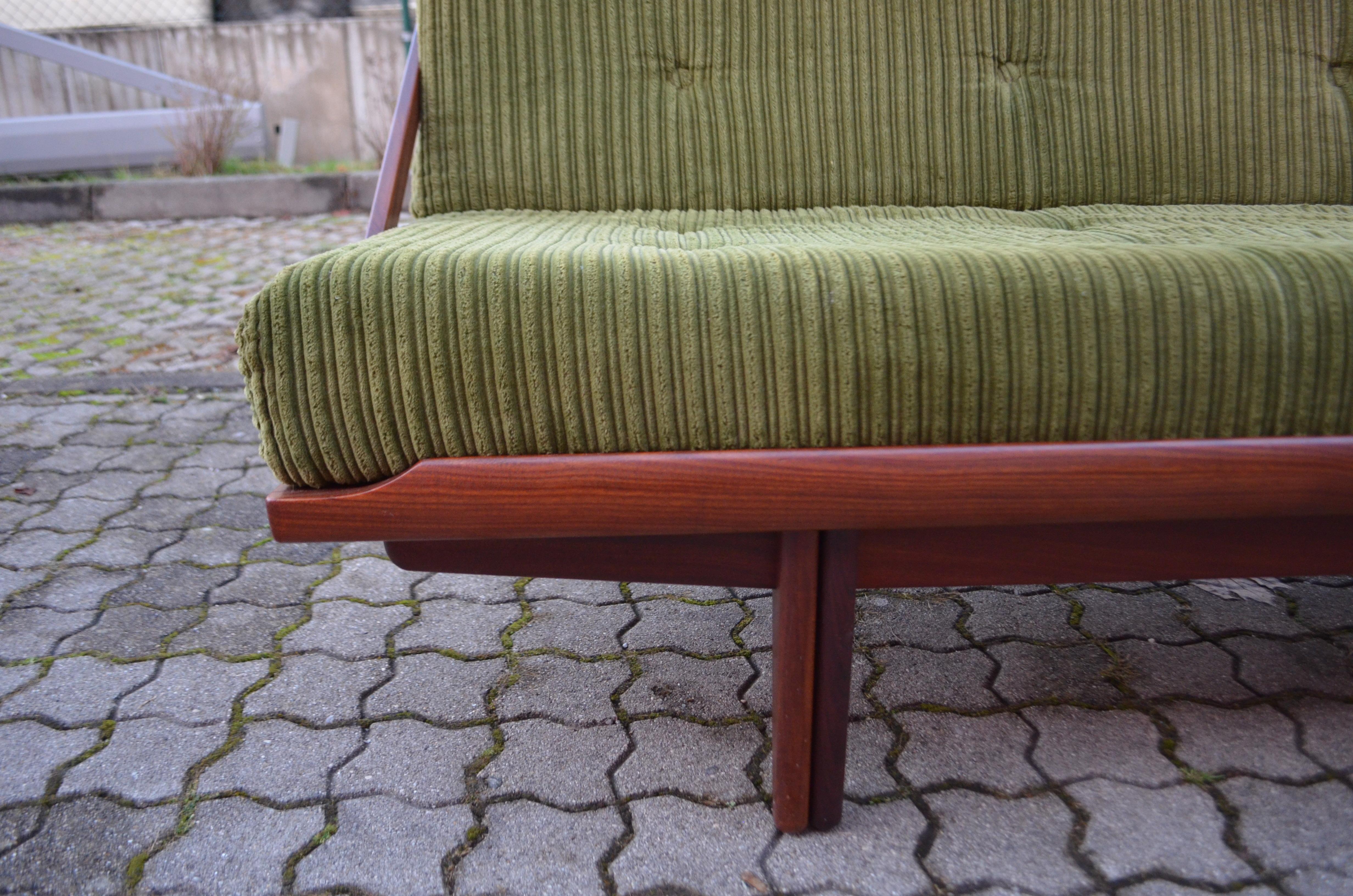 Poul M Volther Daybed Sofa Model 981 DIVA by Frem Røjle, Teak 60ties green cord In Good Condition For Sale In Munich, Bavaria