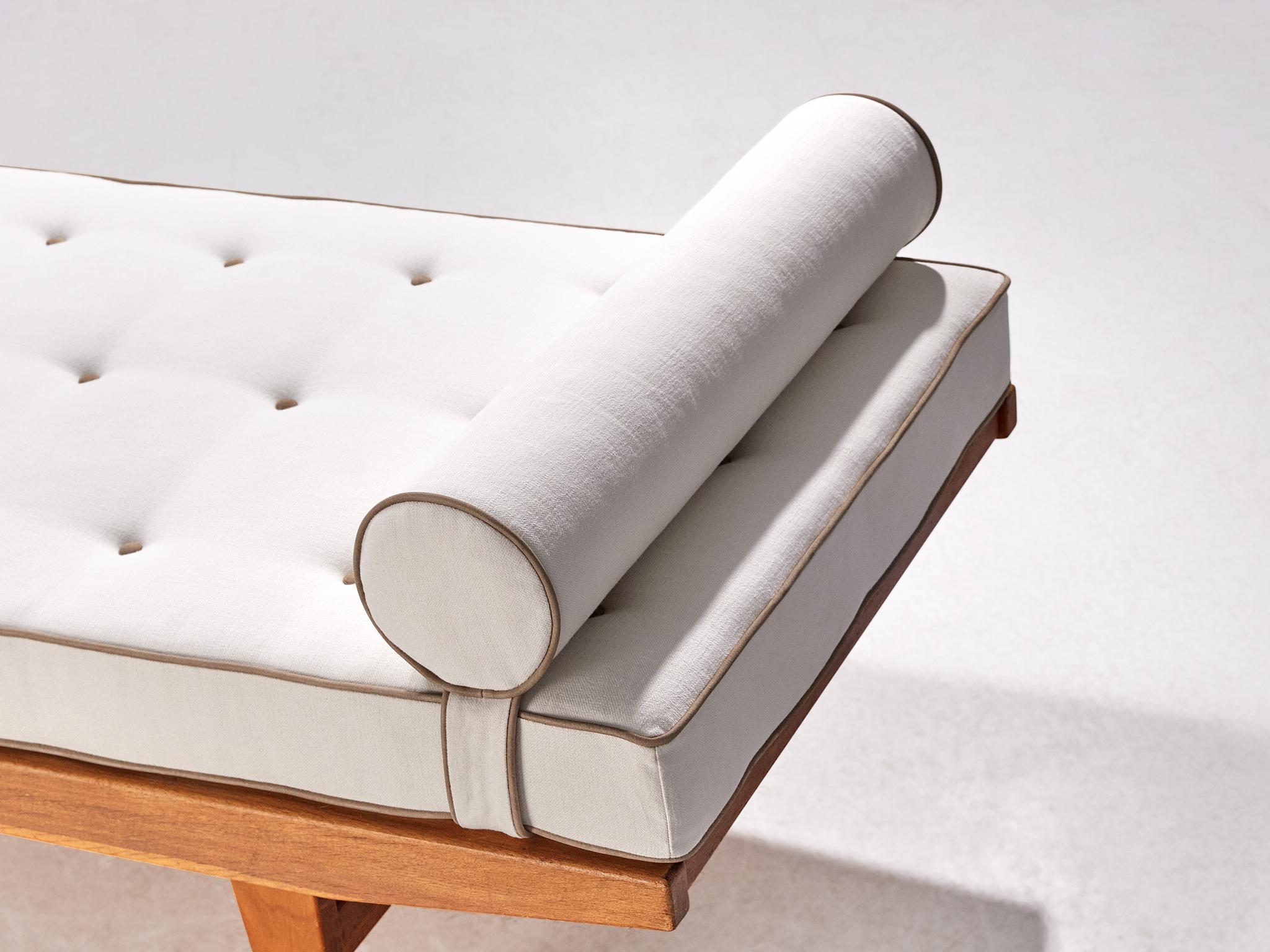 narrow daybed bench