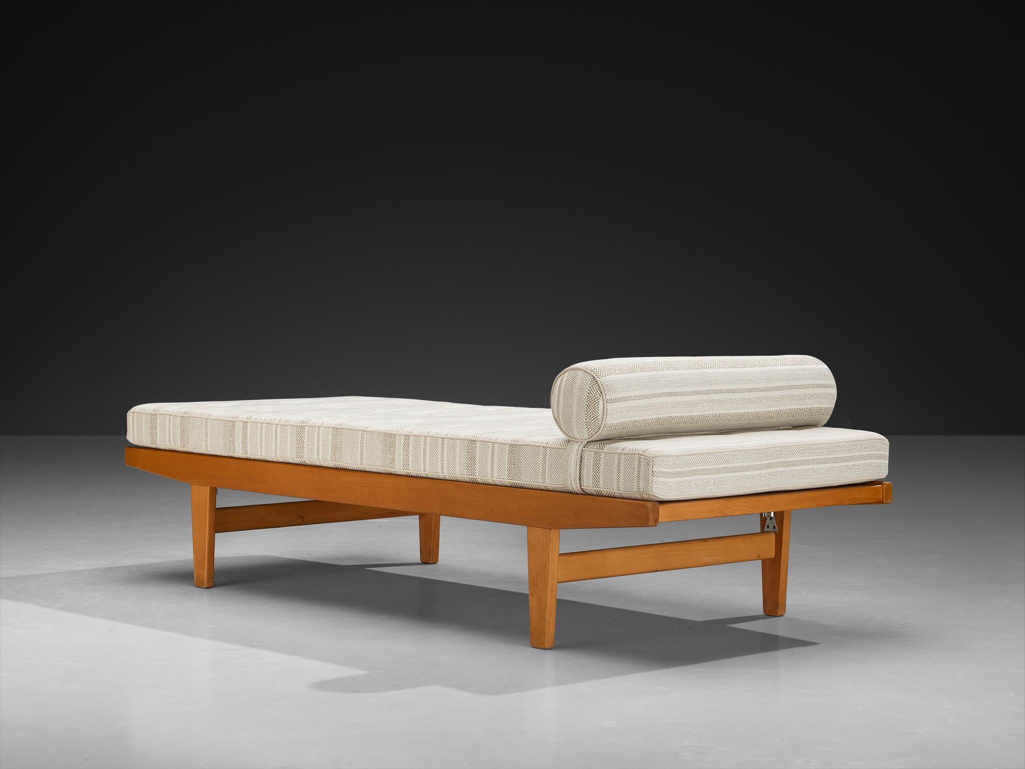 Poul M. Volther für FDB Møbler Daybed in Wood (Mitte des 20. Jahrhunderts) im Angebot