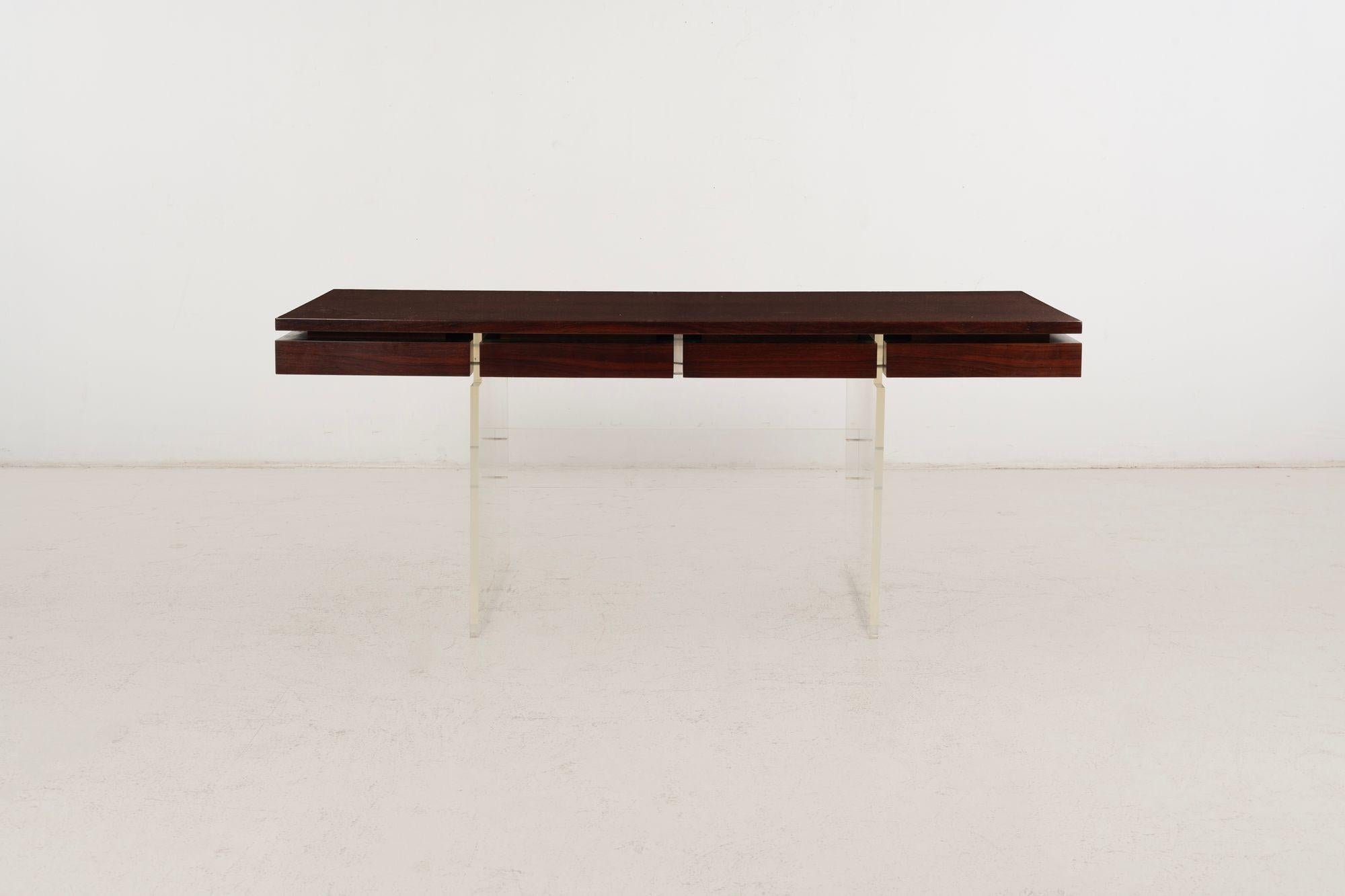 Bureau de direction en palissandre et lucite pour Sigurd Hansen, Danemark, années 1960 en vente 8