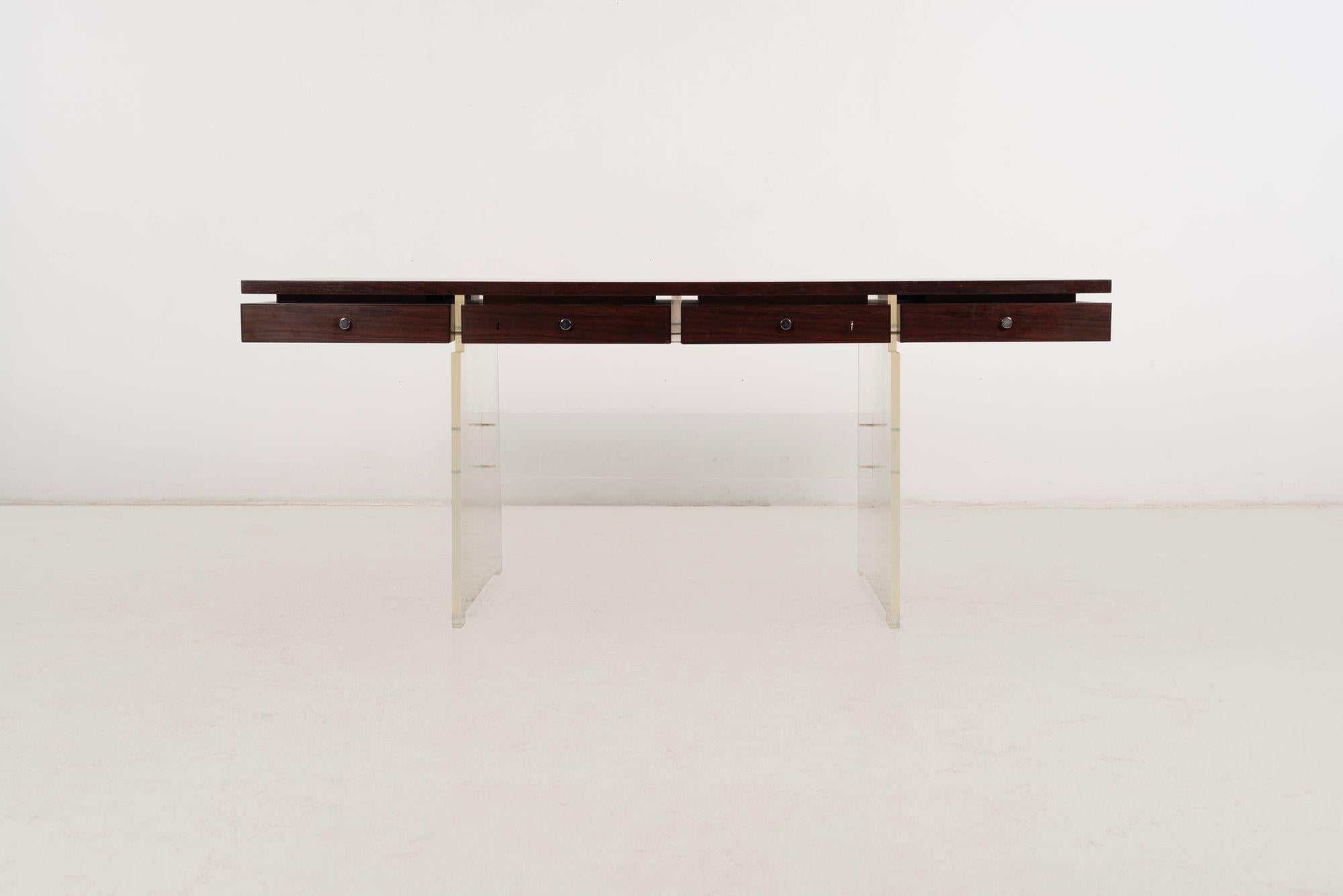 Danois Bureau de direction en palissandre et lucite pour Sigurd Hansen, Danemark, années 1960 en vente