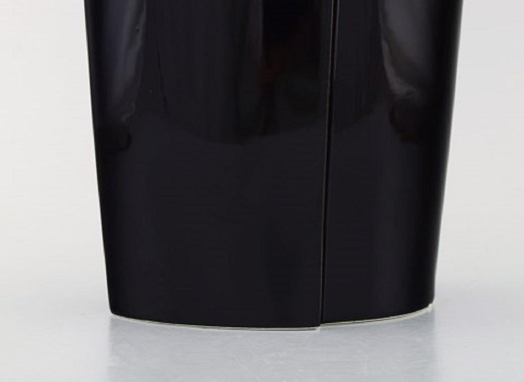 Poul Partanen for Arabia, Finland, Modernist Vase in Black Glazed Ceramics 1980s In Good Condition In Copenhagen, DK