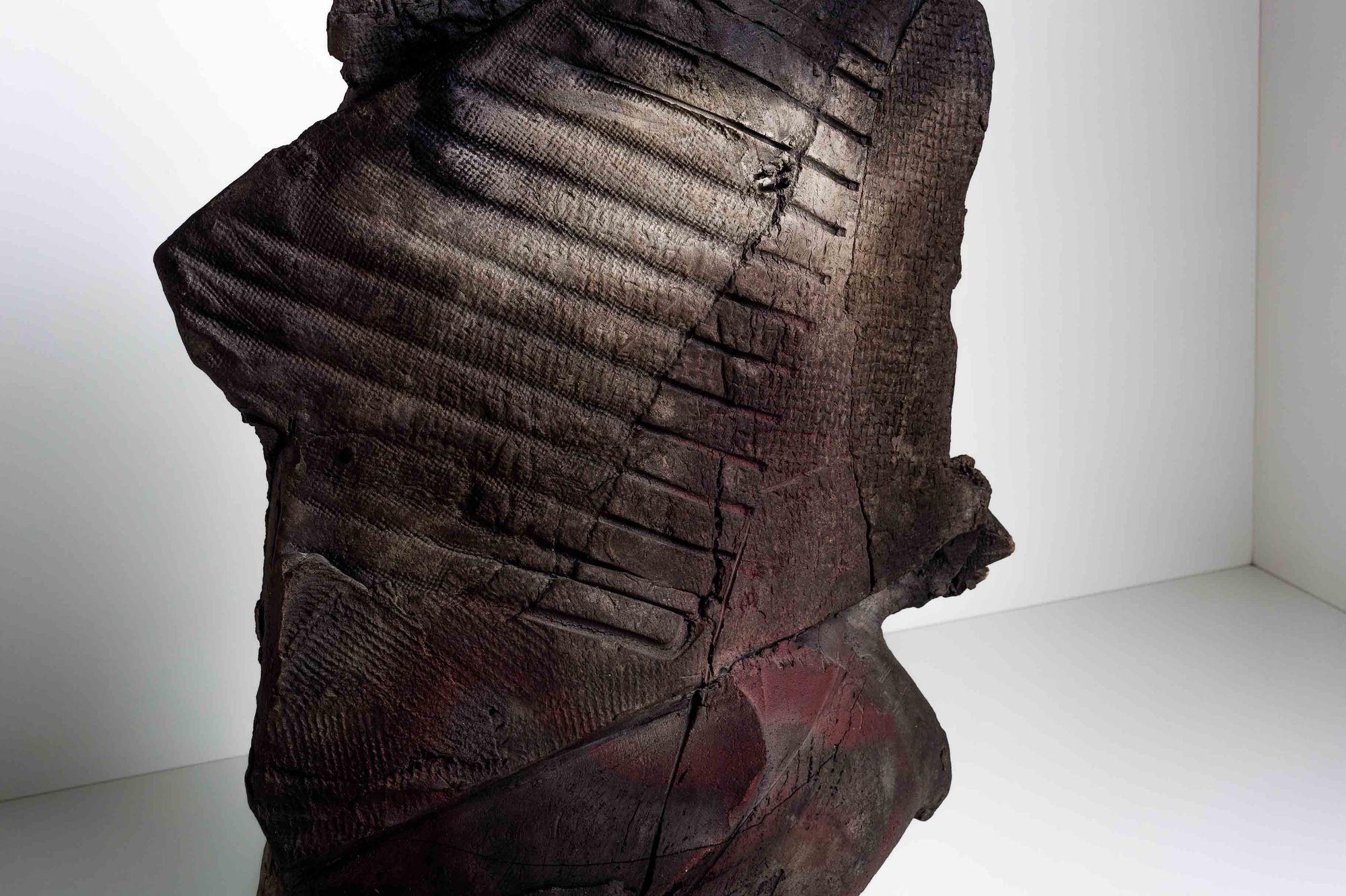 Poul Soldner Raku-Fired Crazed Sockelstück mit Crazed im Zustand „Gut“ im Angebot in Chicago, IL