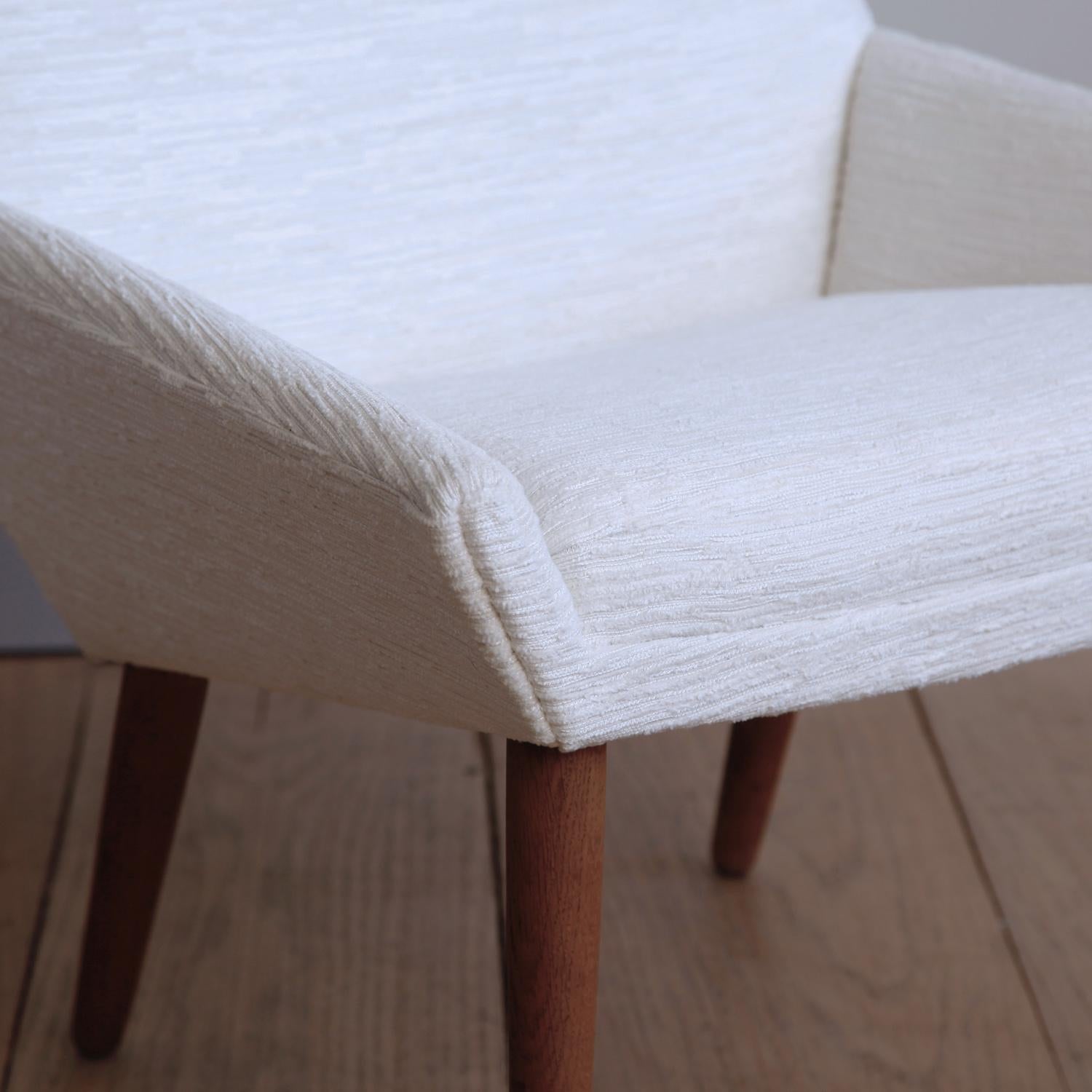 Poul Thorsbjerg Jensen Pair of Danish Modern Lounge Chairs For Sale 1
