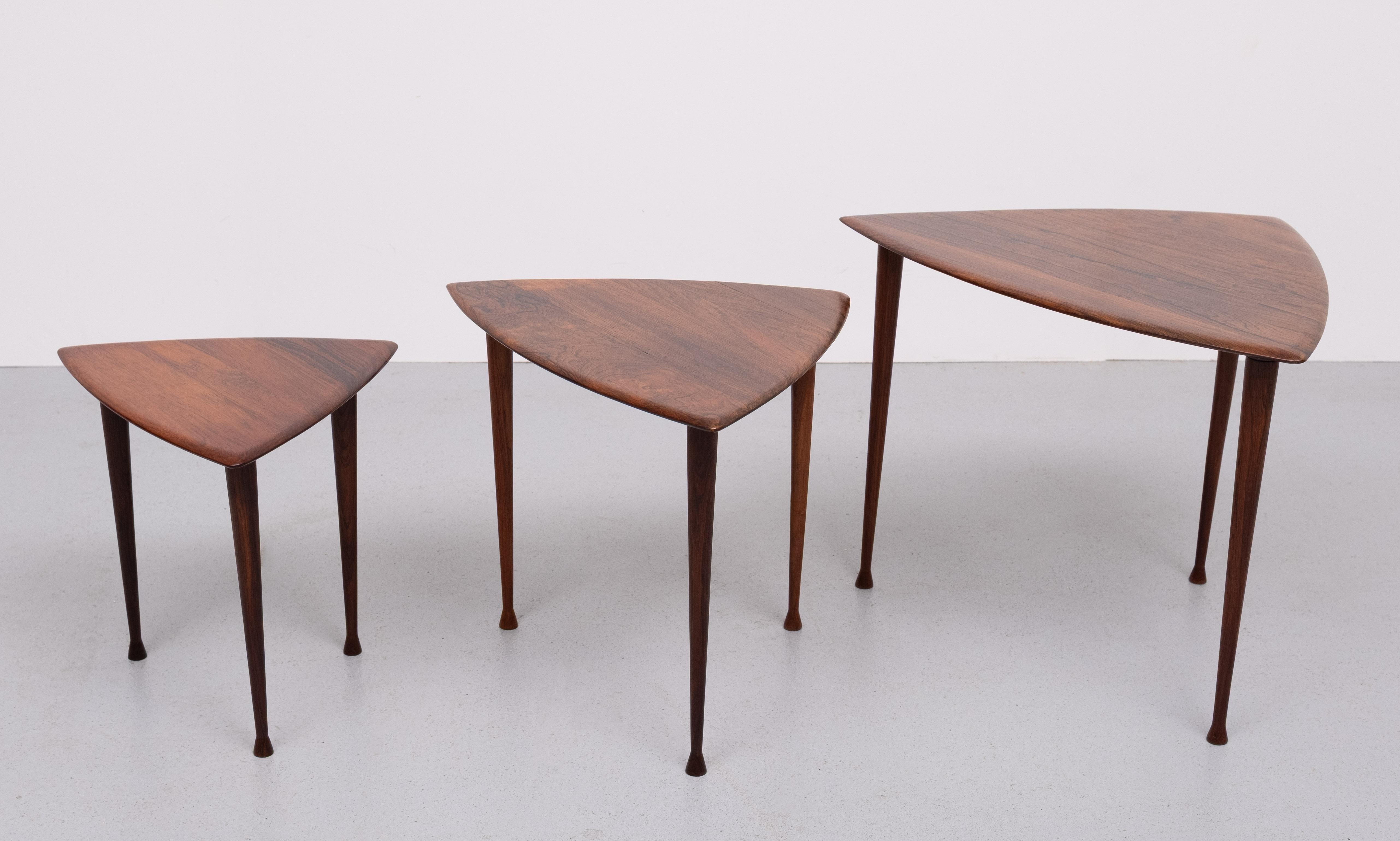 Poul Thorsbjerg Jensen Mesas nido triangulares de palisandro Años 50 en venta 4