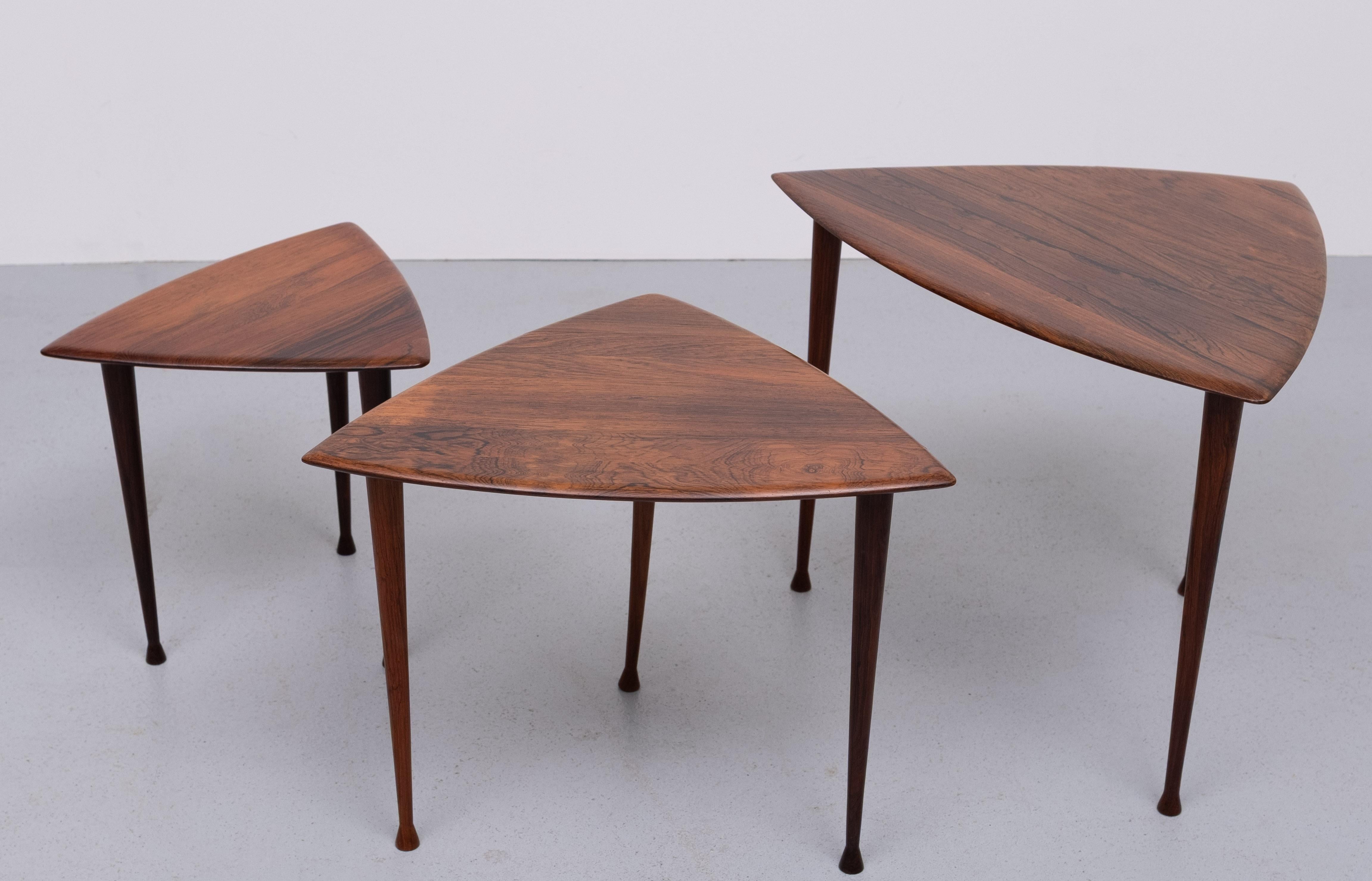 Poul Thorsbjerg Jensen Mesas nido triangulares de palisandro Años 50 en venta 6