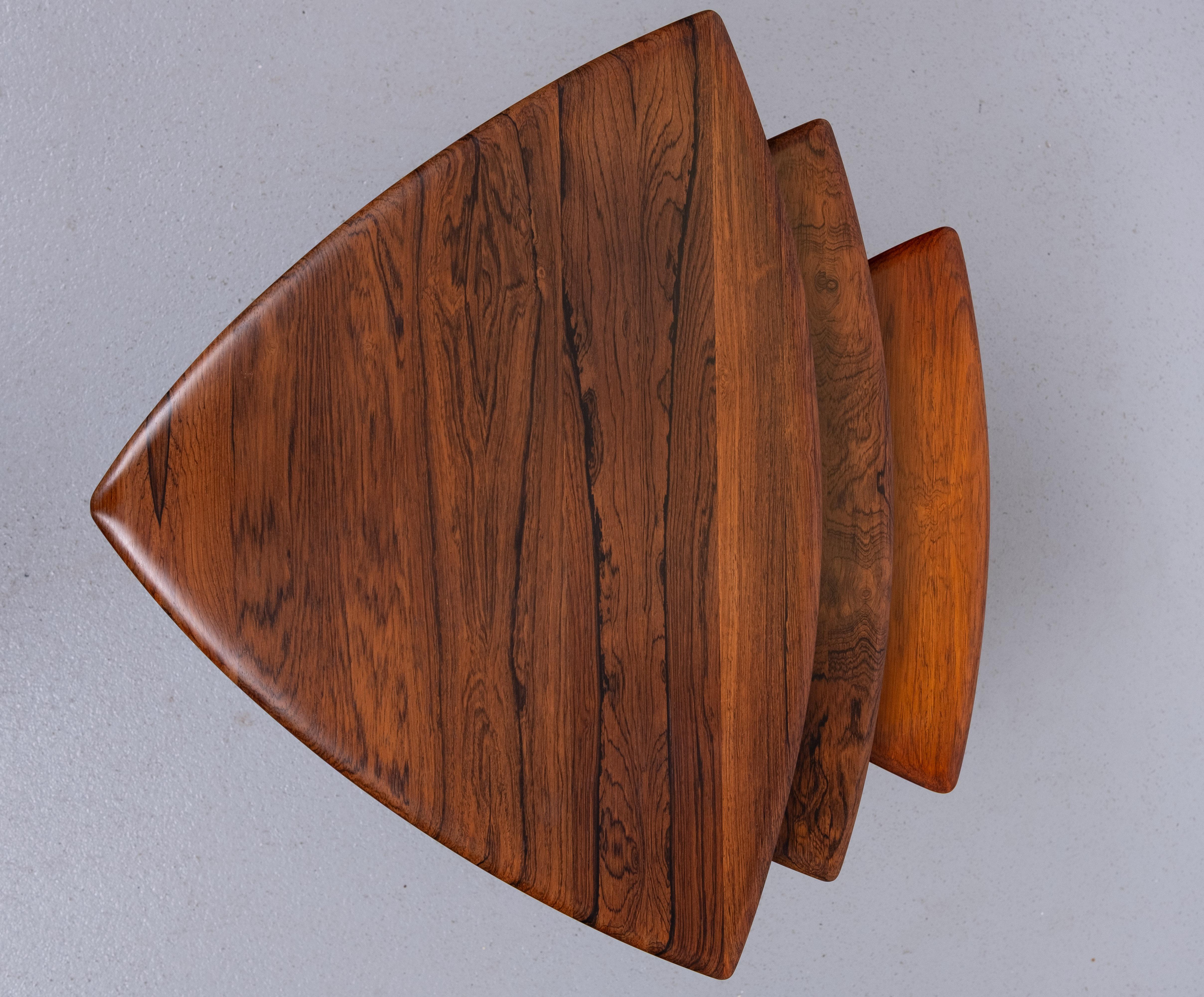 Poul Thorsbjerg Jensen Mesas nido triangulares de palisandro Años 50 en venta 1