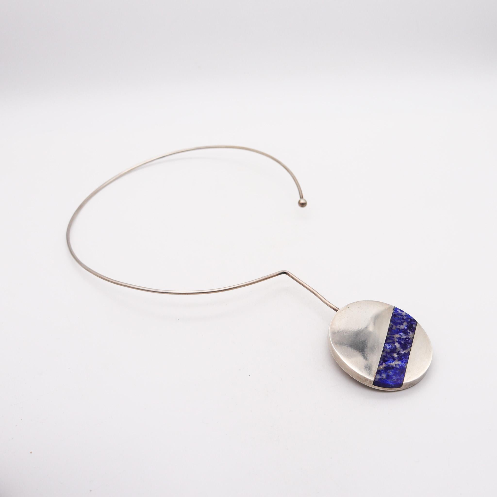 Poul Trige Sørresiig 1966 Dinamarca Collar de alambre de plata de ley 925 y sodalita Modernista en venta