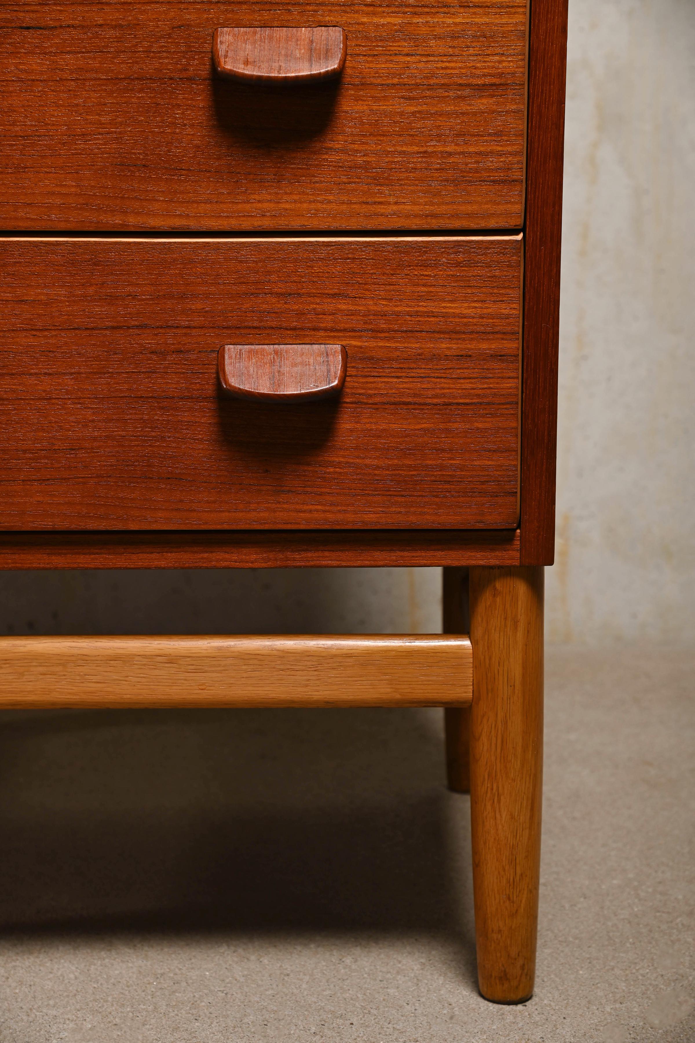 Poul Volther Chest of Drawers, Model F17 in teak and oak for FDB Møbler, Denmark 5