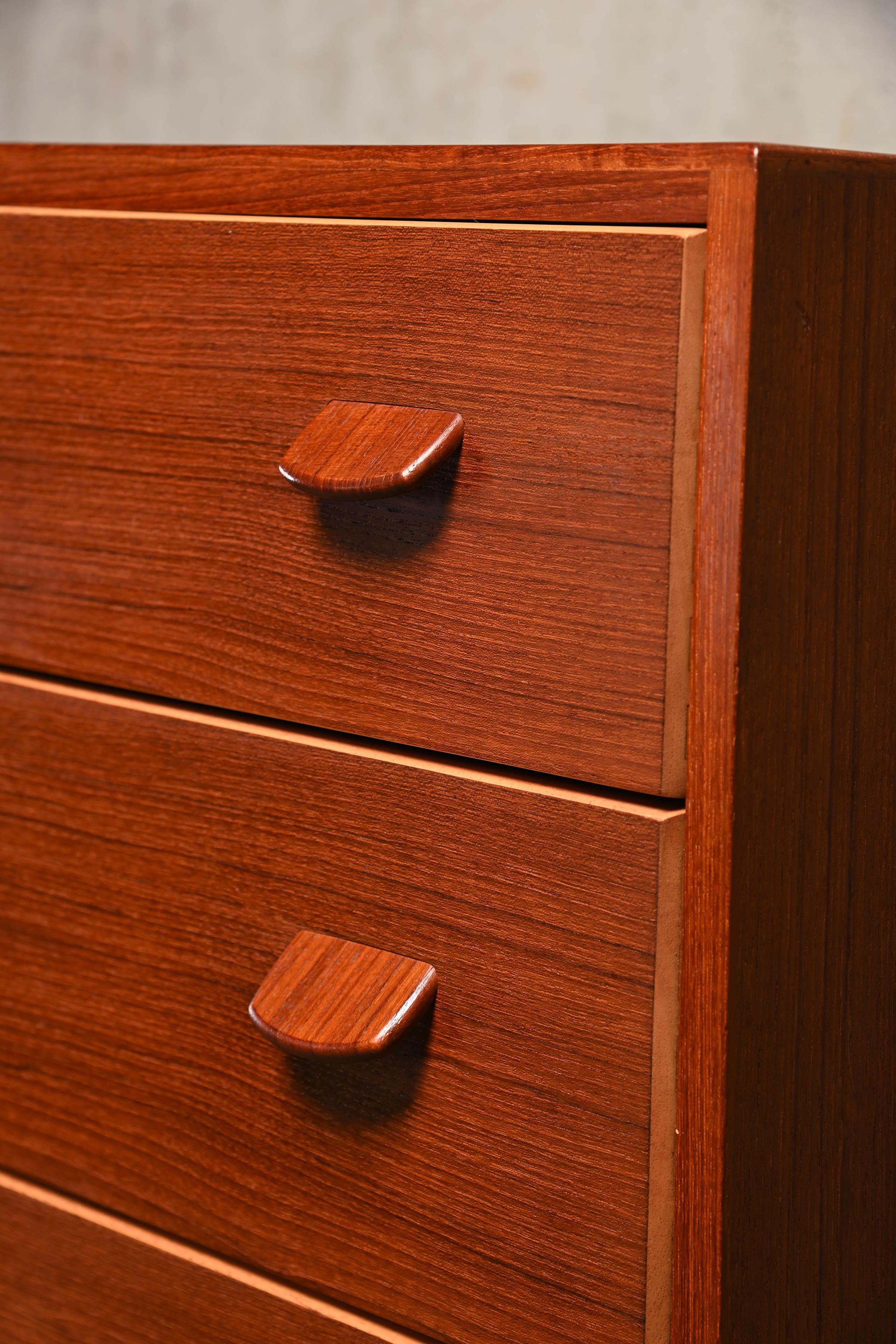 Poul Volther Chest of Drawers, Model F17 in teak and oak for FDB Møbler, Denmark 6