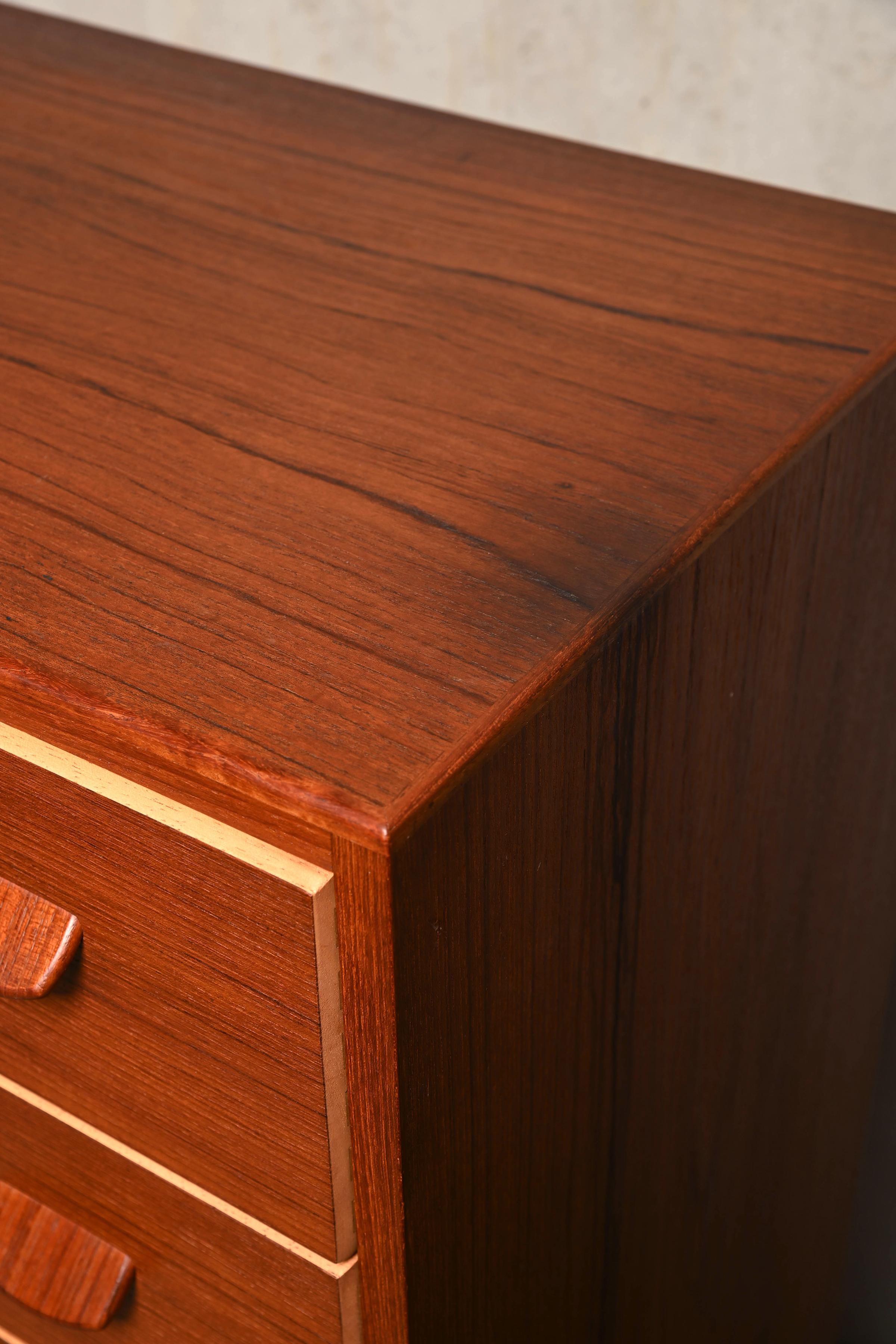 Poul Volther Chest of Drawers, Model F17 in teak and oak for FDB Møbler, Denmark 7