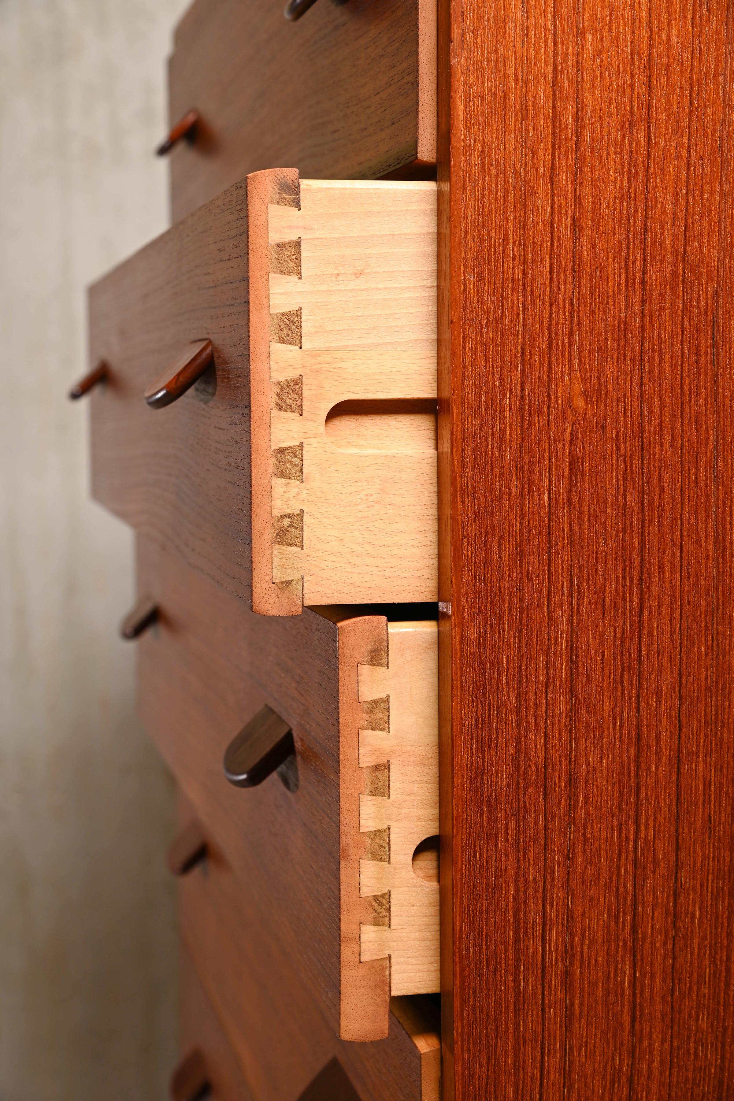 Poul Volther Chest of Drawers, Model F17 in teak and oak for FDB Møbler, Denmark 9