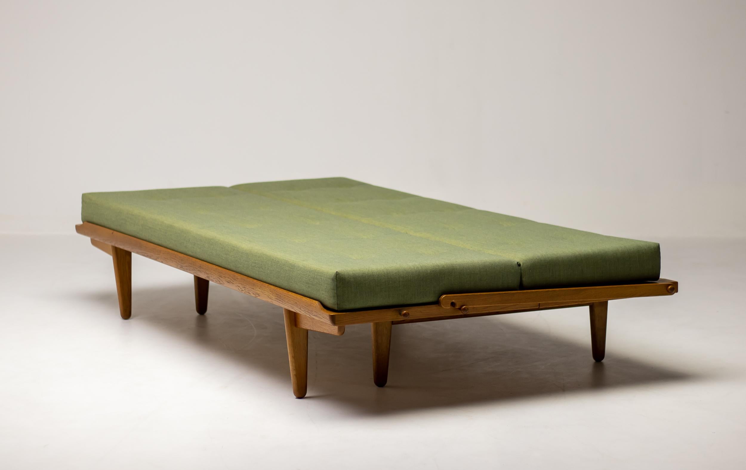 Scandinave moderne Poul Volther modèle Diva  981 pour Gemla, Suède en vente
