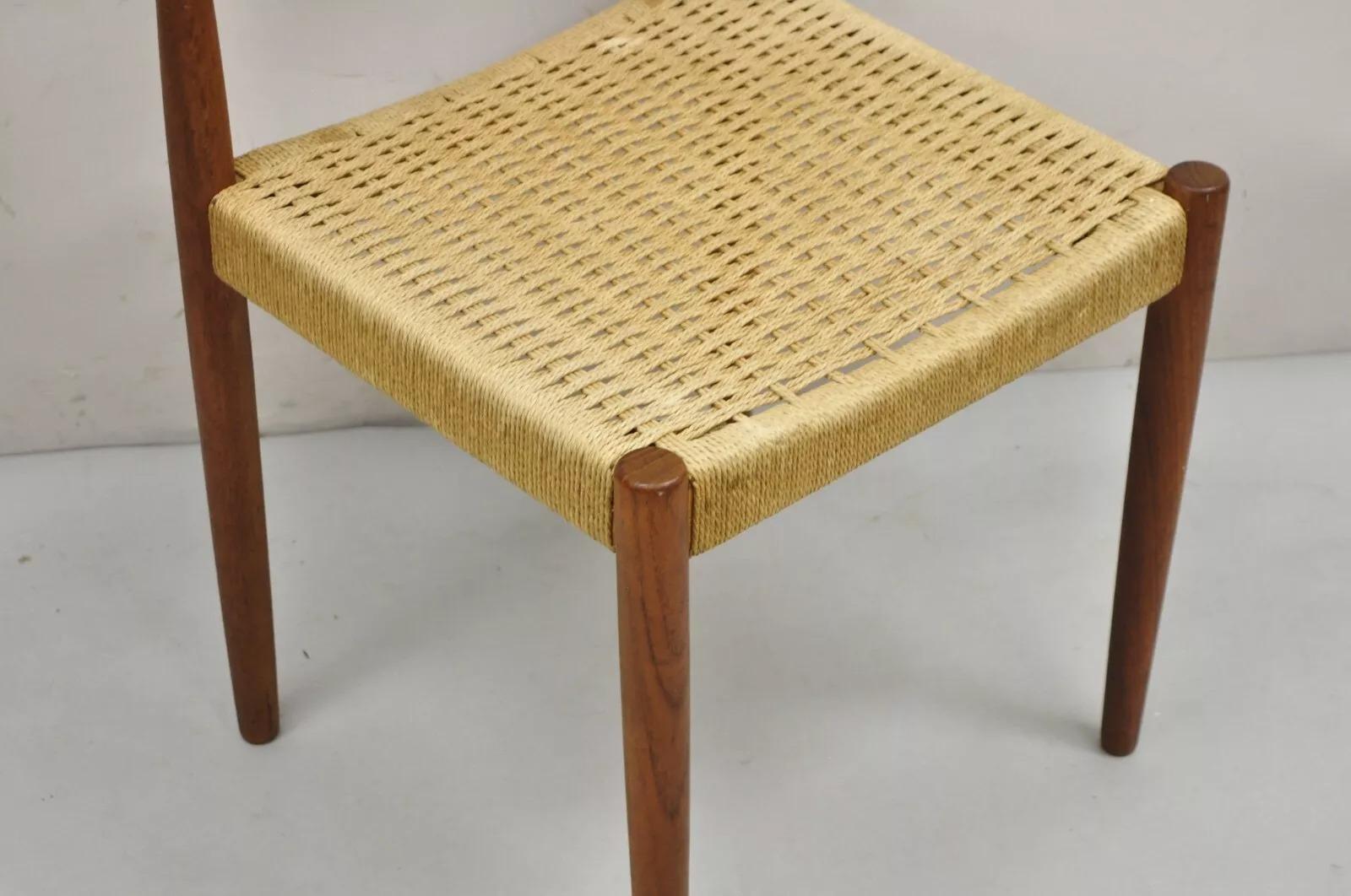Poul Volther per Frem Røjle - Sedia da pranzo in teak moderna danese del Medioevo in vendita 4