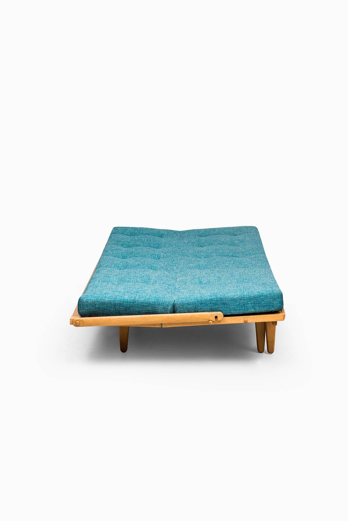 Poul Volther Sofa oder Tagesbett Modell Diva / 981 von Gemla in Schweden (Stoff) im Angebot