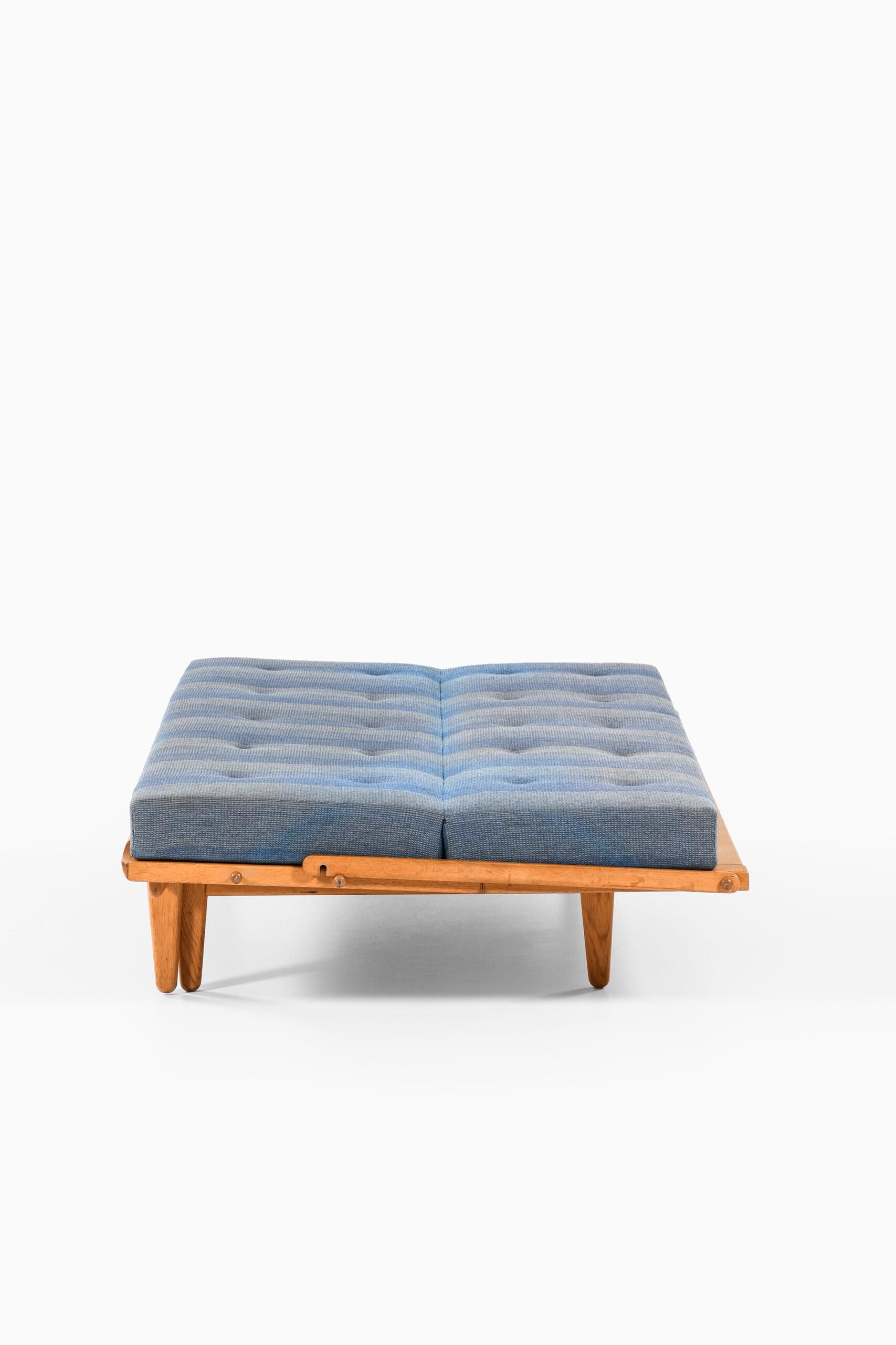 Poul Volther Sofa / Daybed Model Diva / 981 Produced by Gemla in Sweden 3