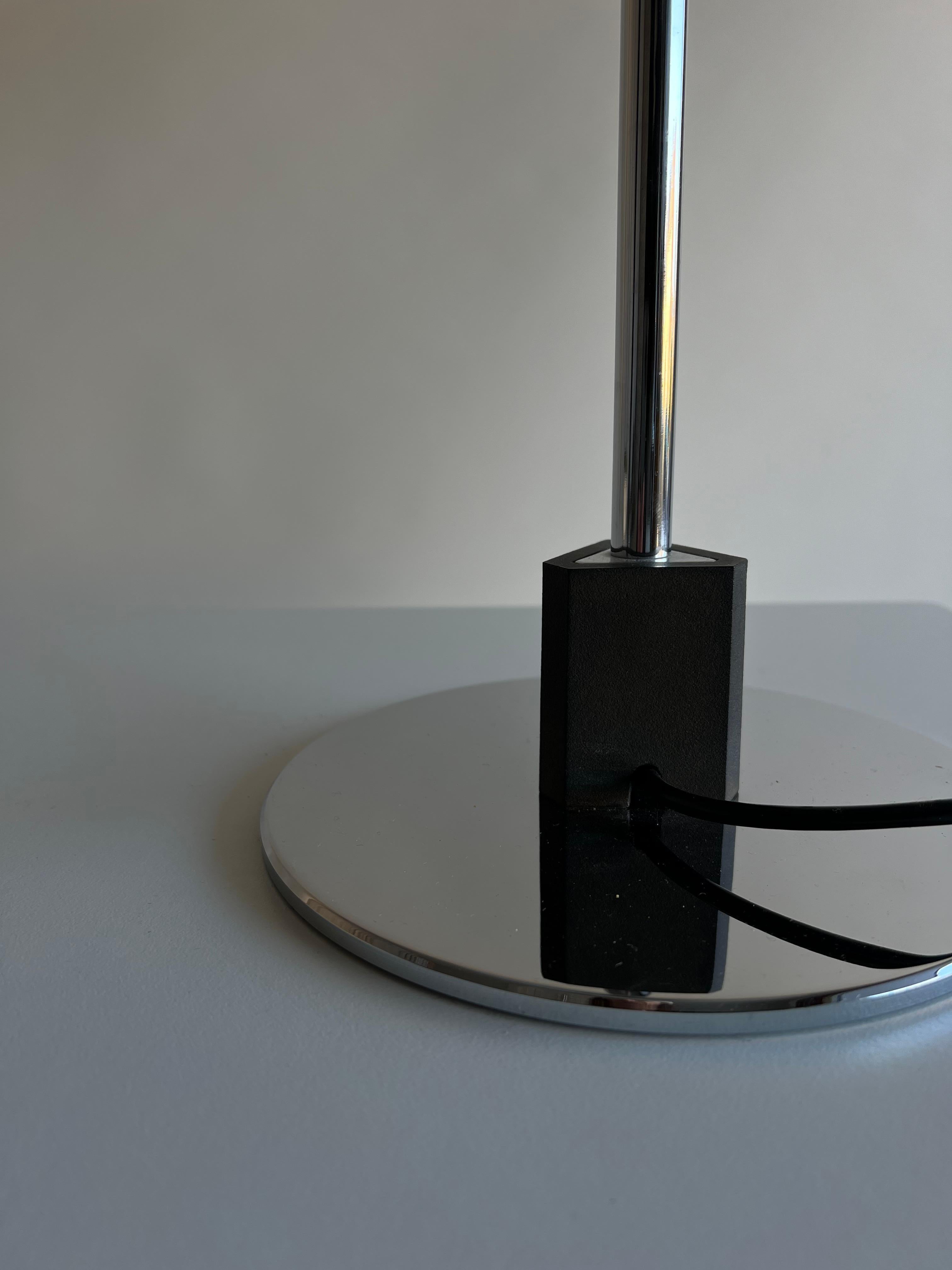 Mid-Century Modern Poulsen table lamp PH 4/3 1983 For Sale