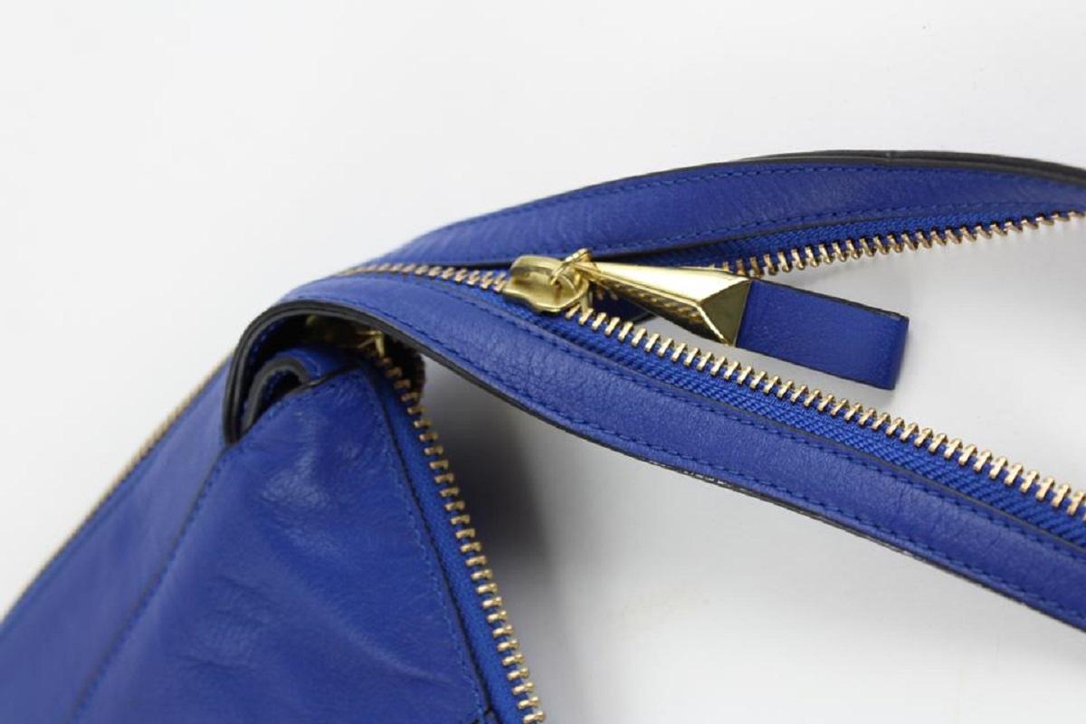 Pour La Victoire Blue Leather Hobo Bag 3PV1218 For Sale 4