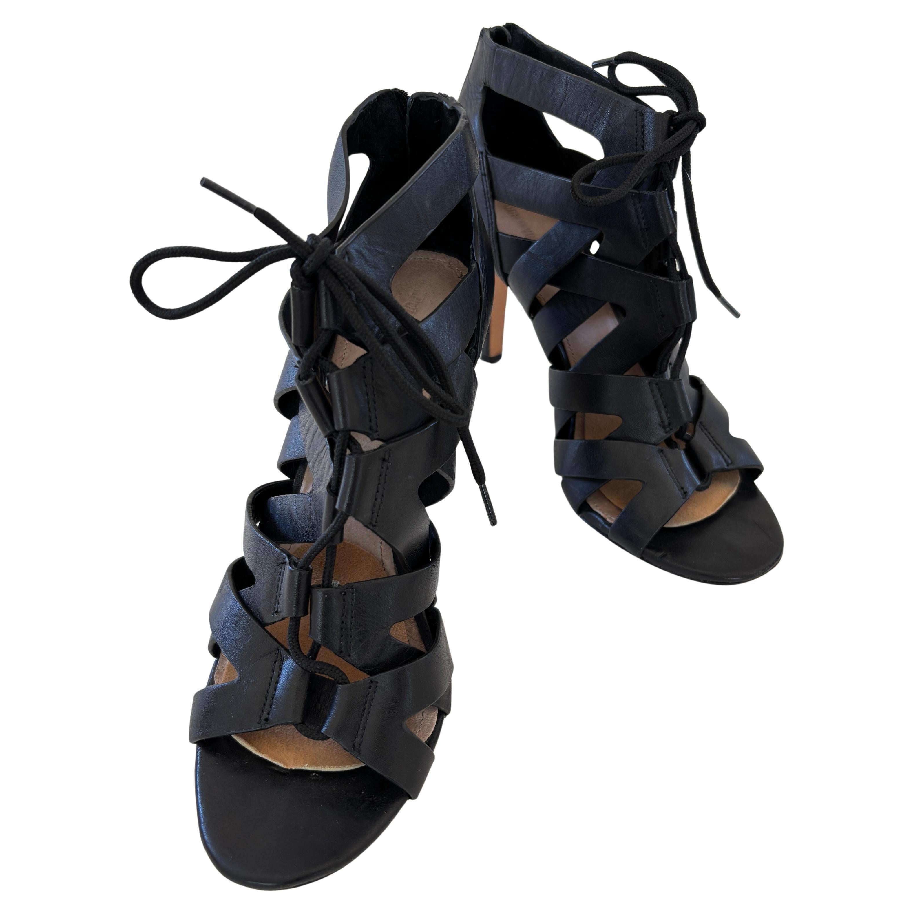 Pour La Victoire Lace-Up Gladiator Open Toe Caged Sandals High-Heel Size 9 In Good Condition For Sale In North Hollywood, CA
