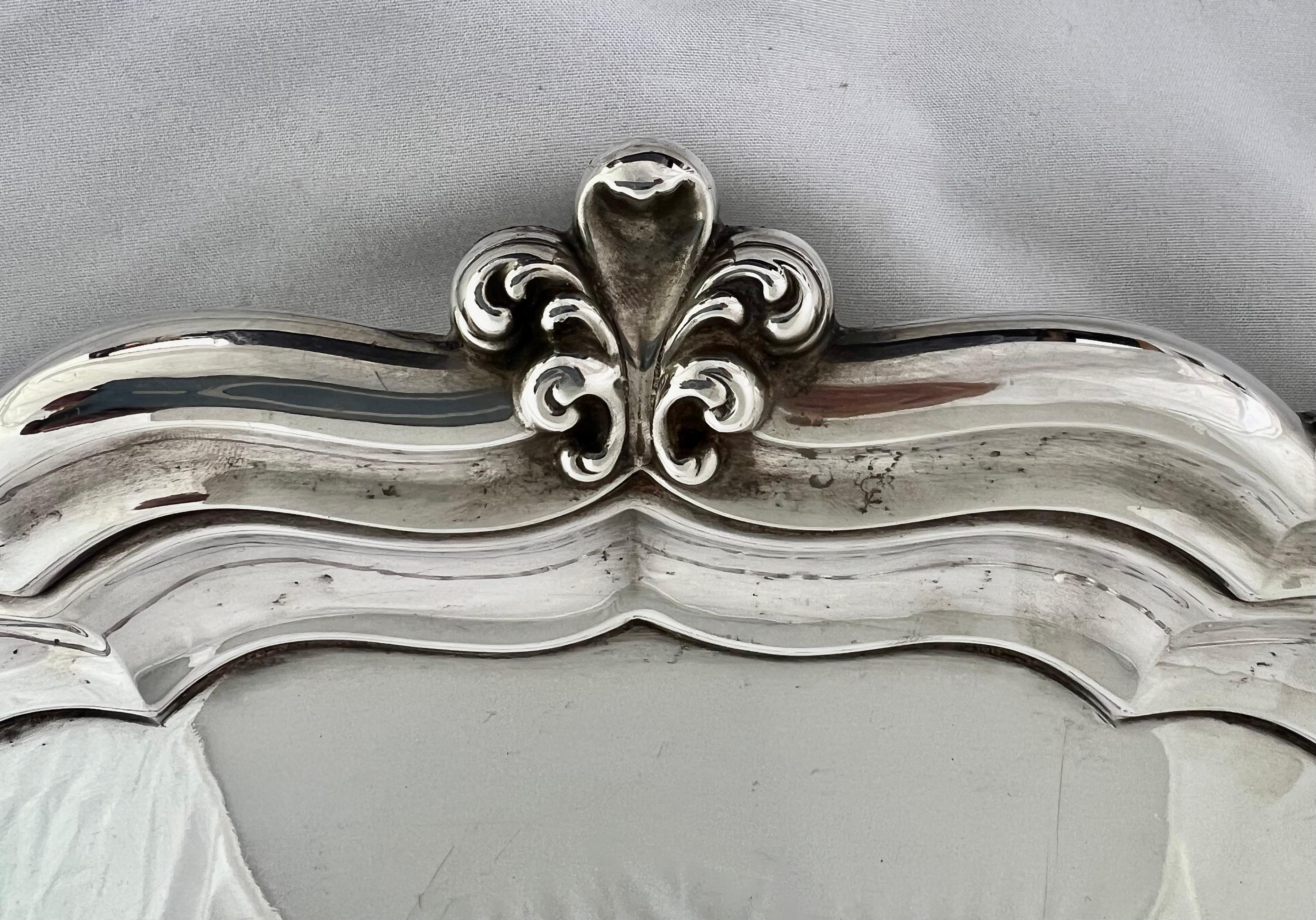 Pour Le Bain-English Silver Footed Tray w/ Etched Shield In Good Condition For Sale In Los Angeles, CA