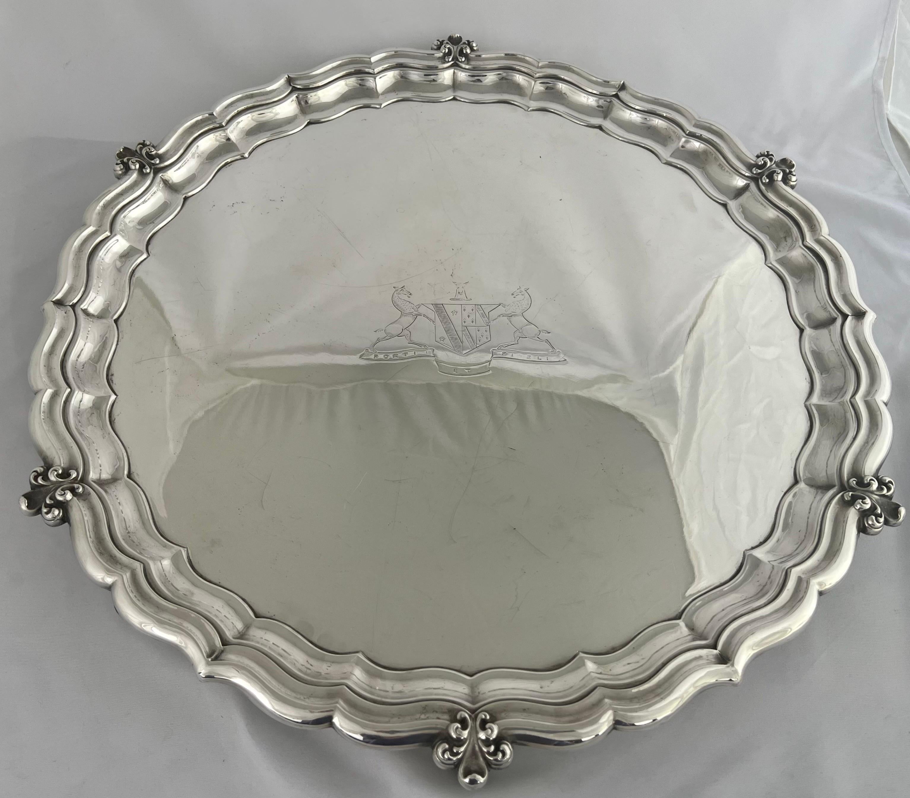 Pour Le Bain-English Silver Footed Tray w/ Etched Shield For Sale 1