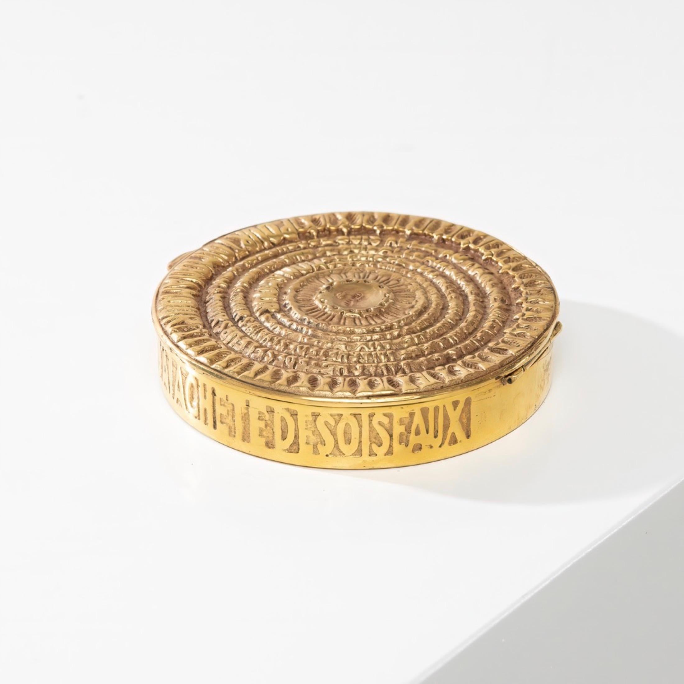 French Pour toi mon Amour (For you my love) by Line Vautrin – Gilt bronze compact