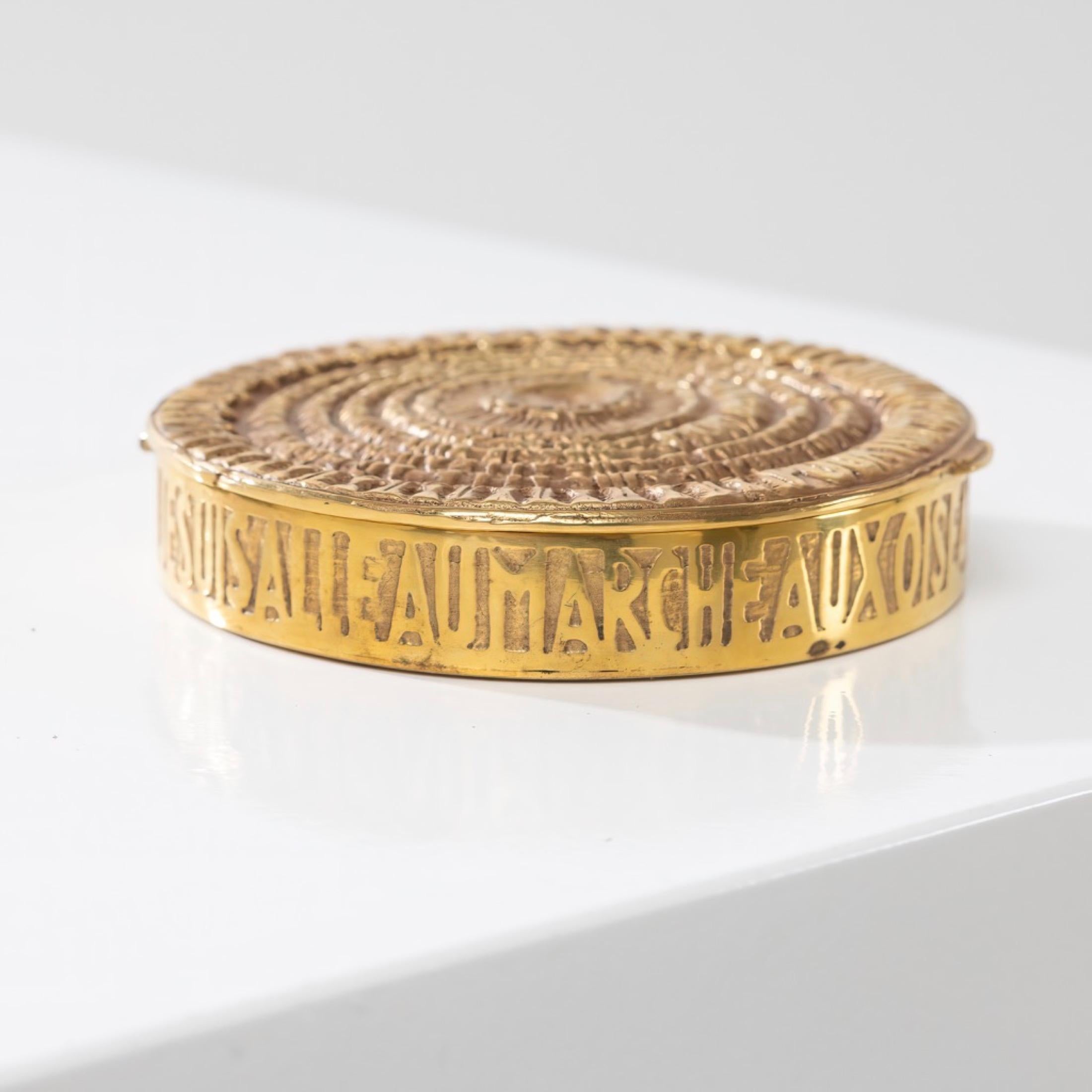 Pour toi mon Amour (For you my love) by Line Vautrin – Gilt bronze compact In Good Condition In Brussels, BE