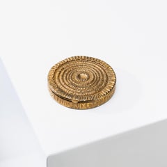 Pour toi mon Amour - Poudrier en bronze doré de Line Vautrin