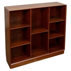 Povl Dinesen bookcase with box joint detailing