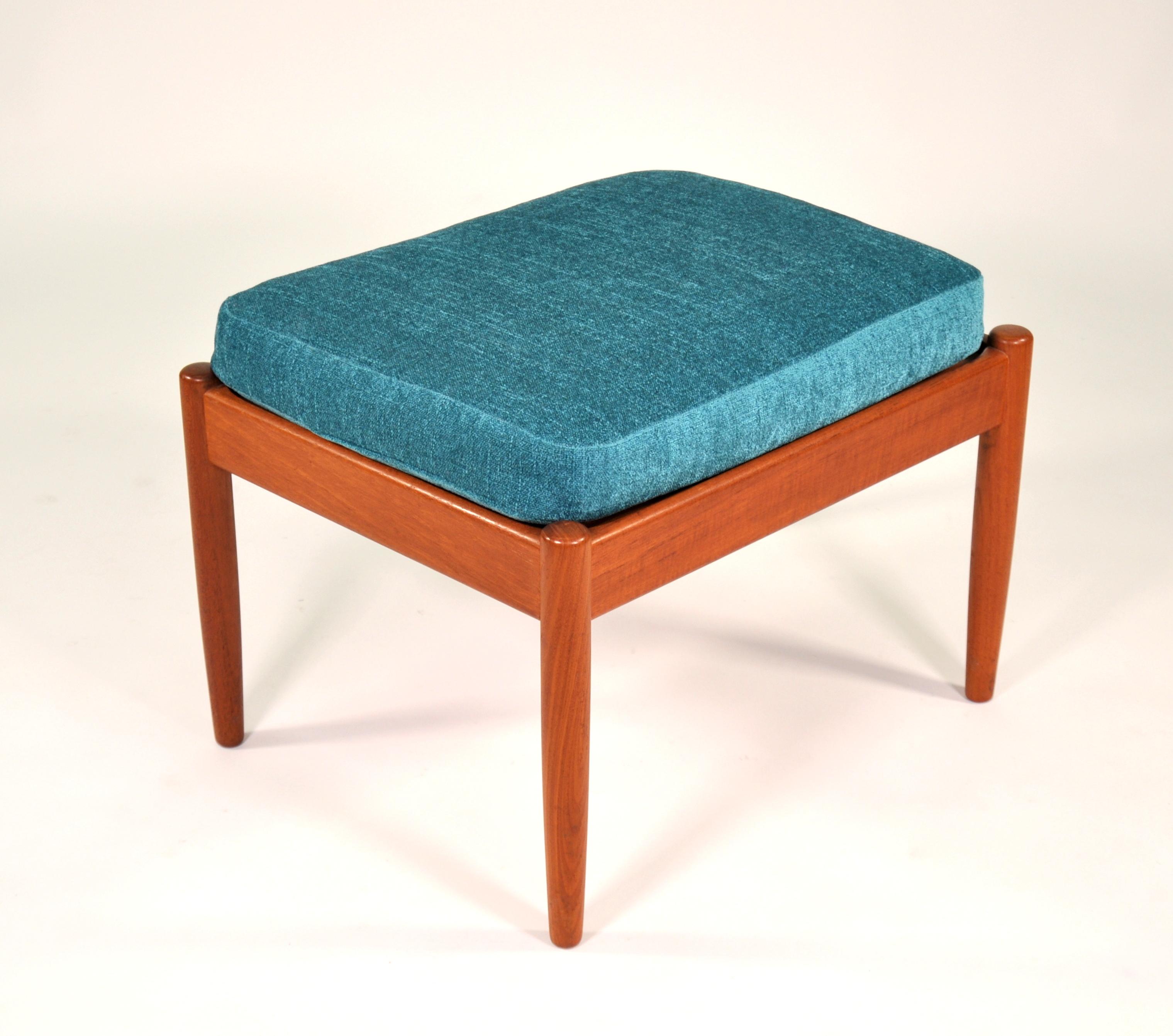 Povl Dinesen Teak Ottoman, Denmark, 1960s In Good Condition In Miami, FL