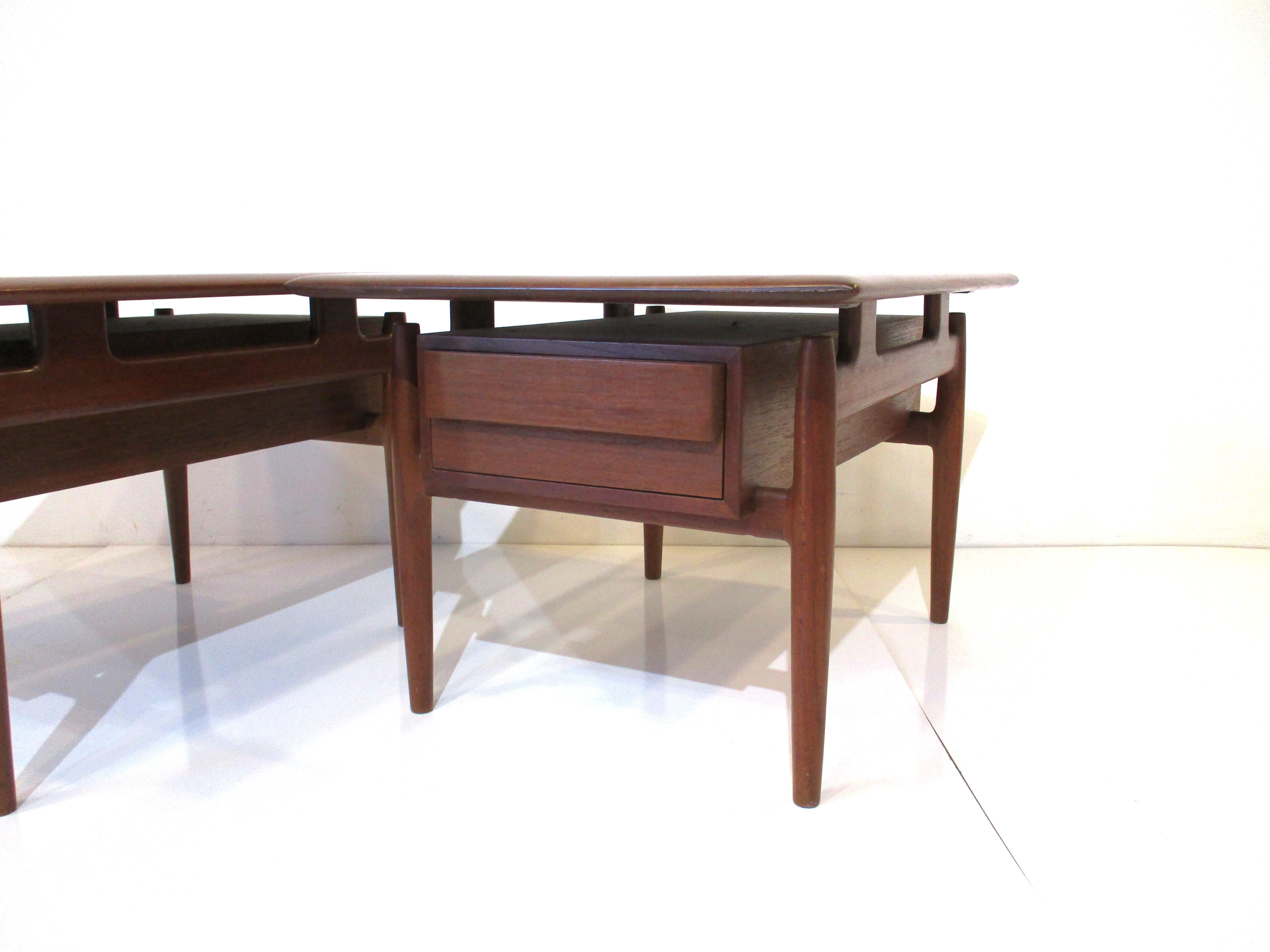 Mid-Century Modern Tables d'appoint / Tables de nuit en teck Povl Dinesen, Danemark en vente