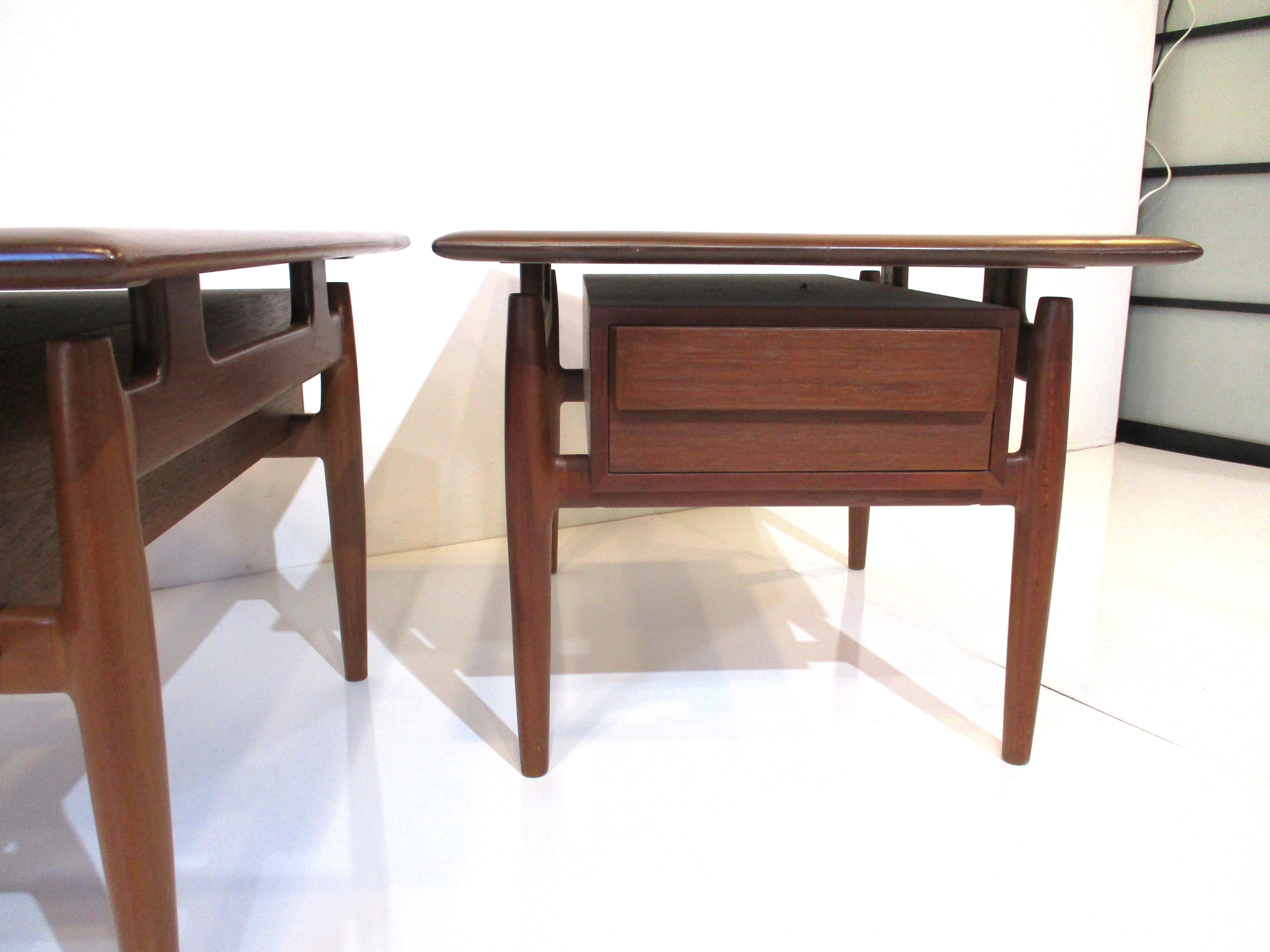 Povl Dinesen Teak Side Tables / Nightstands Denmark In Good Condition For Sale In Cincinnati, OH