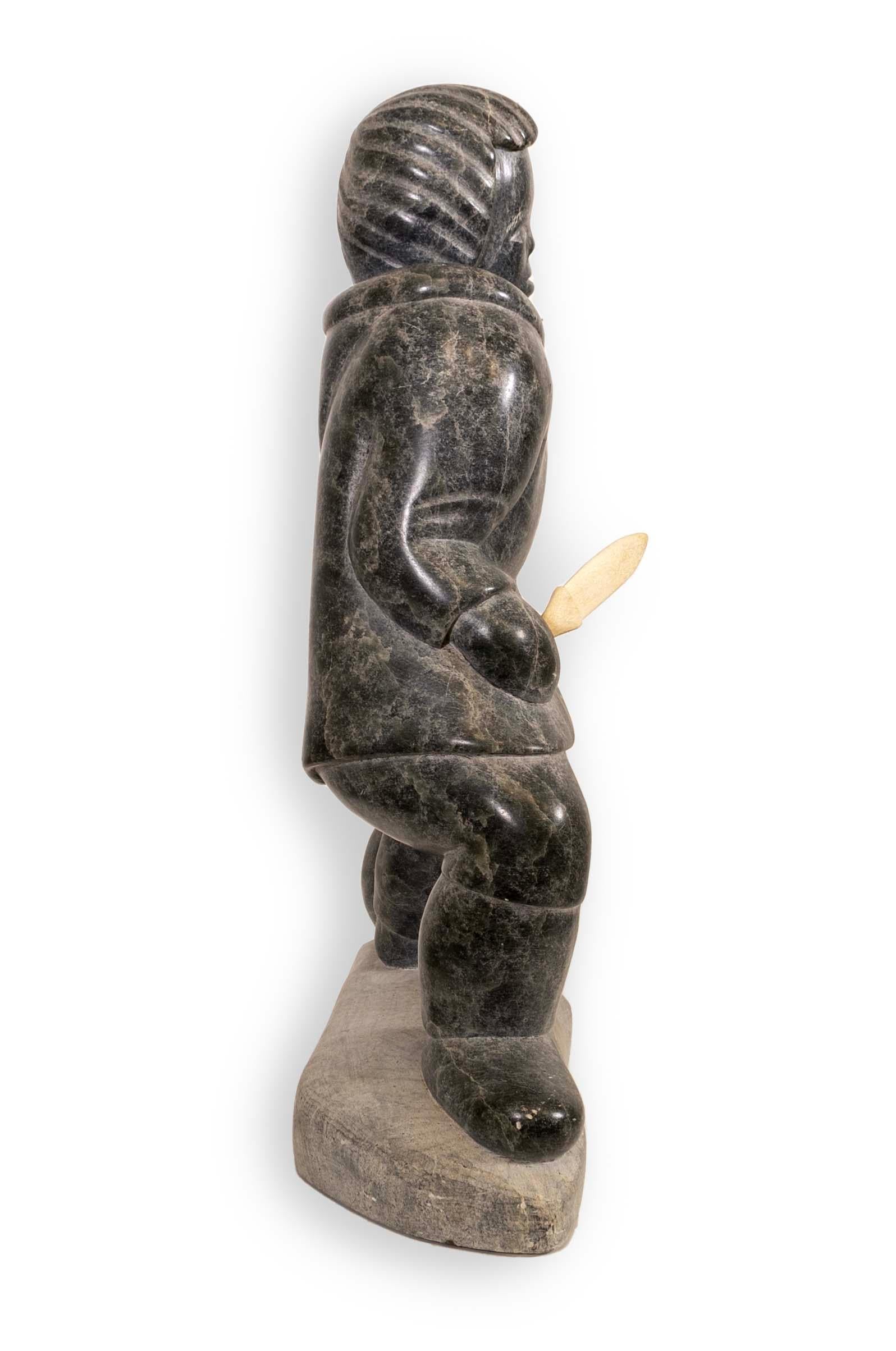 Povungnituk Hunter Inuit Figurative Soapstone Carving Sculpture Quebec Canadian In Good Condition In Keego Harbor, MI