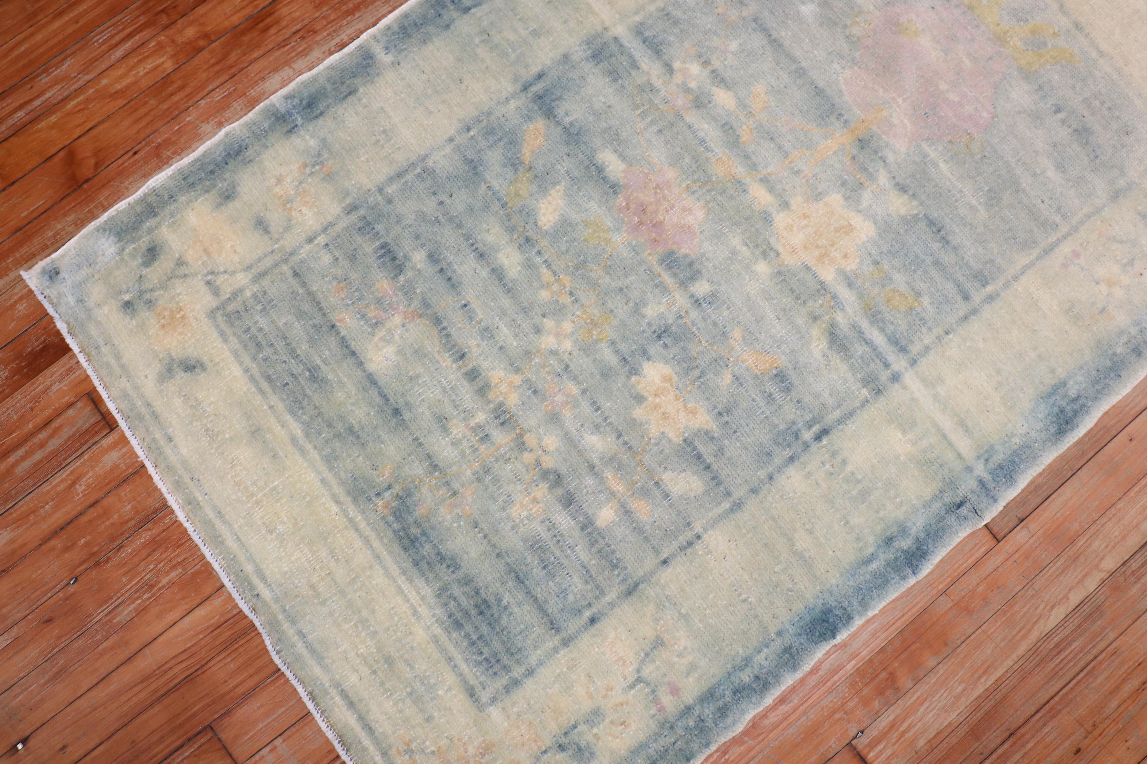 Blauer pulverblauer chinesischer Teppich (Moderne der Mitte des Jahrhunderts) im Angebot