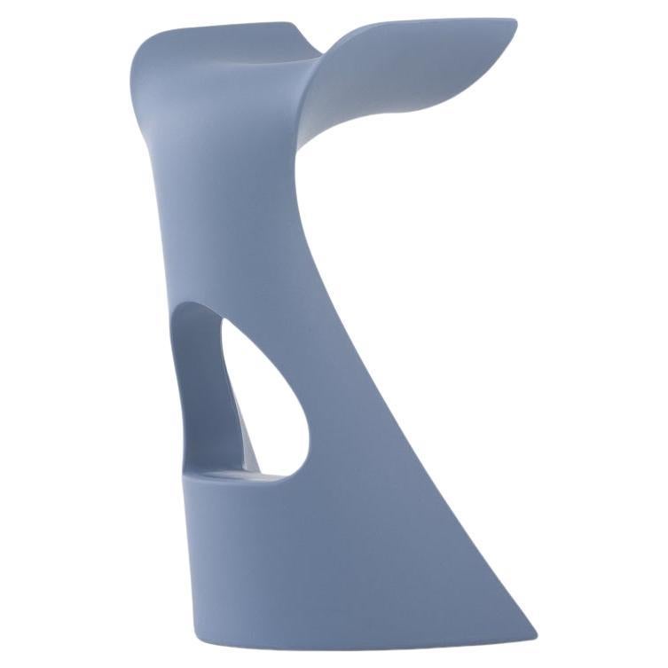 Pulverblauer Koncord-Hocker von Karim Rashid im Angebot