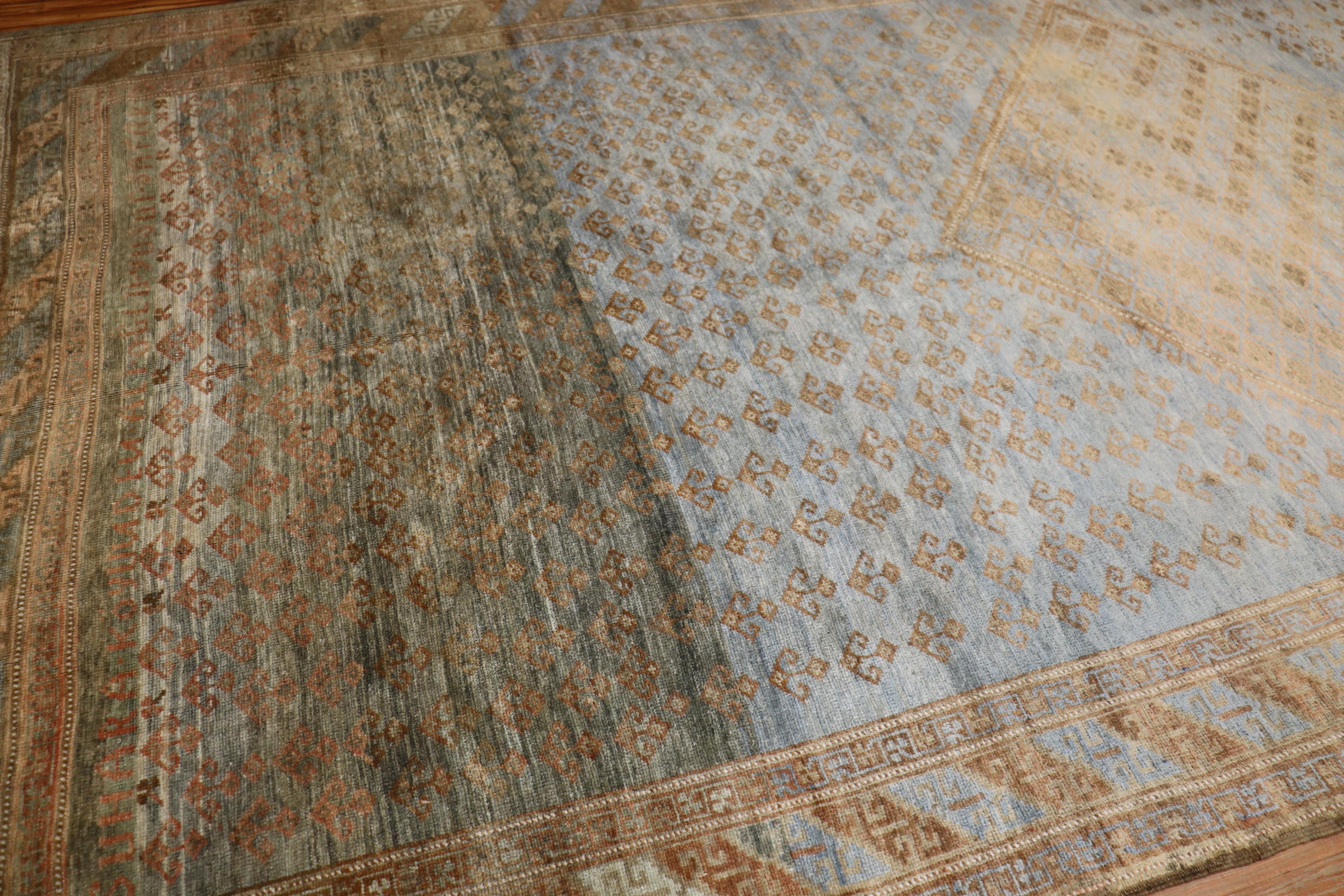 Zabihi Kollektion Pulverblauer Stammeskunst Persischer Kurd Corridor-Teppich im Angebot 7