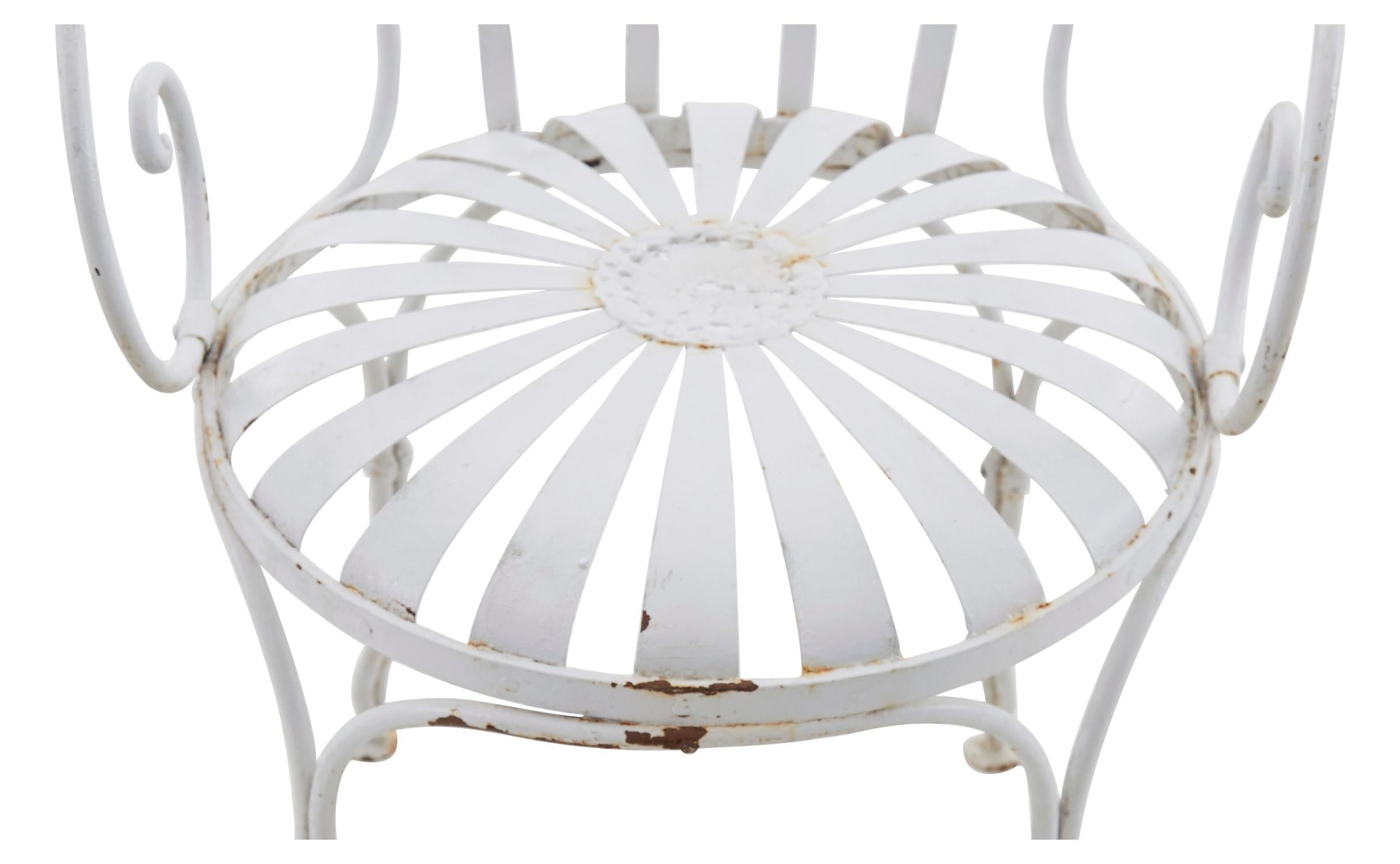Powder Coated White Metal Patio Chair In Good Condition For Sale In Chicago, IL