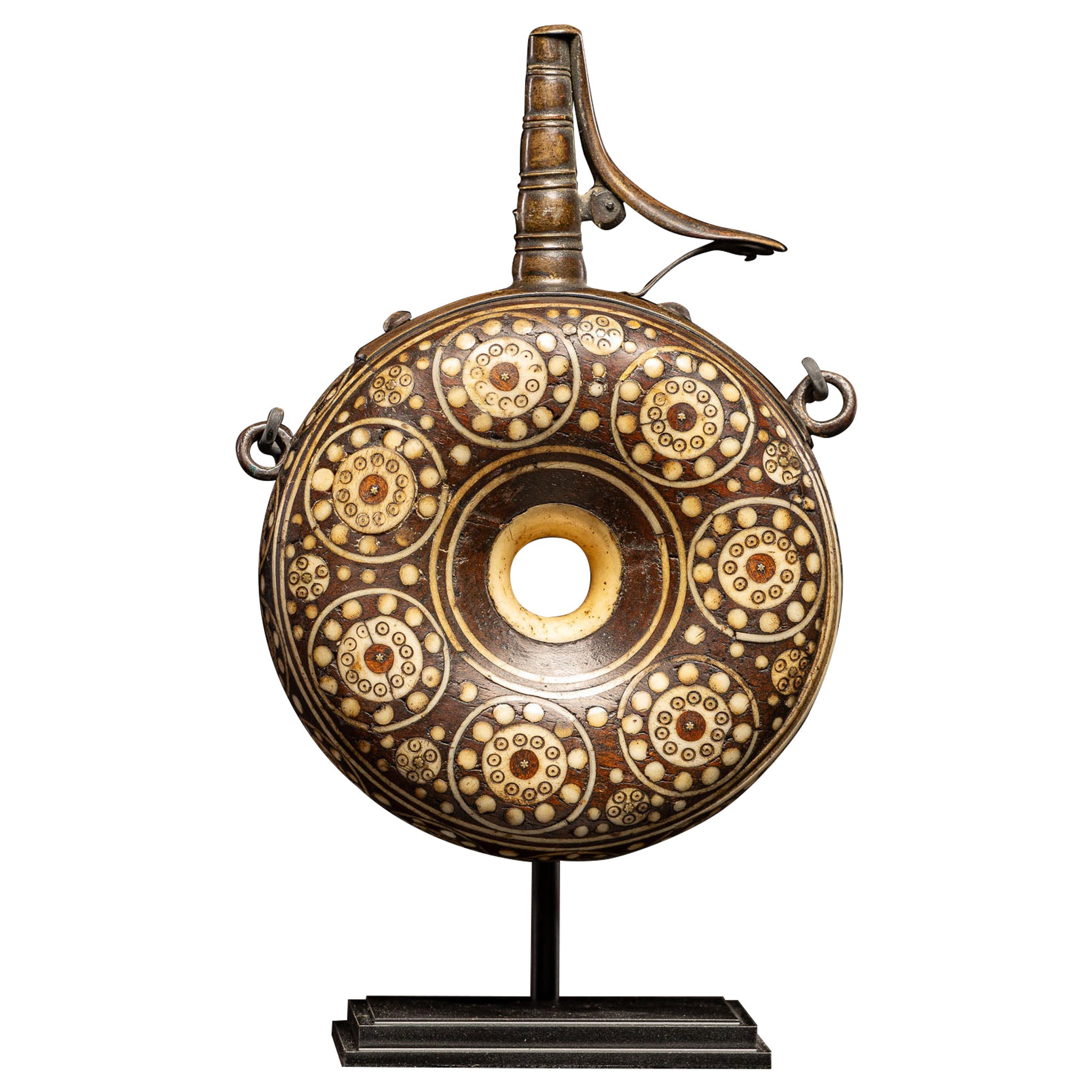 Powder flask in wood inlaid with bone, German, Nuremberg.