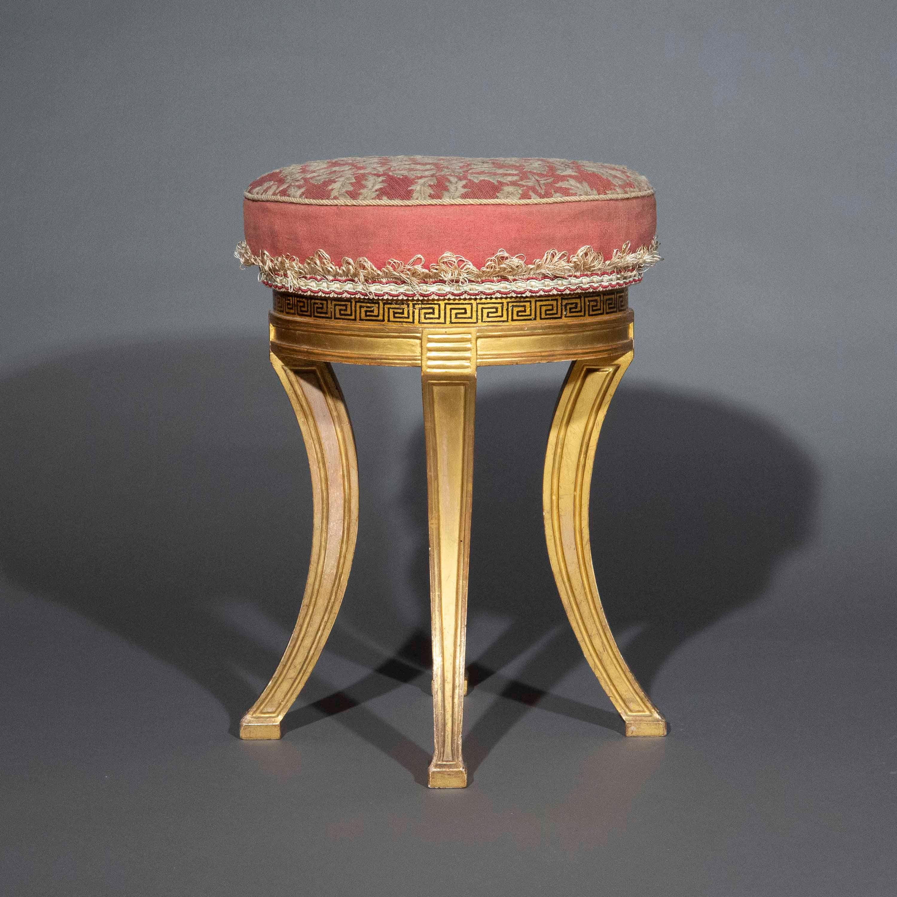 Castillo de Powderham Taburete Klismos de madera dorada de principios del siglo XIX en venta 2