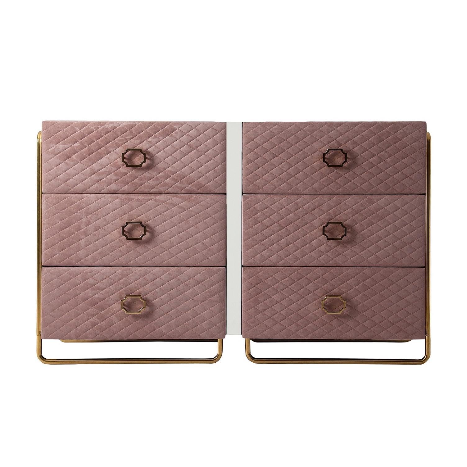 Contemporary Powdery Pink Gilded Metal And Mirror Chest of Drawers For Sale