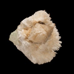 Powellit und Grüner Apophyllit auf Mesolith